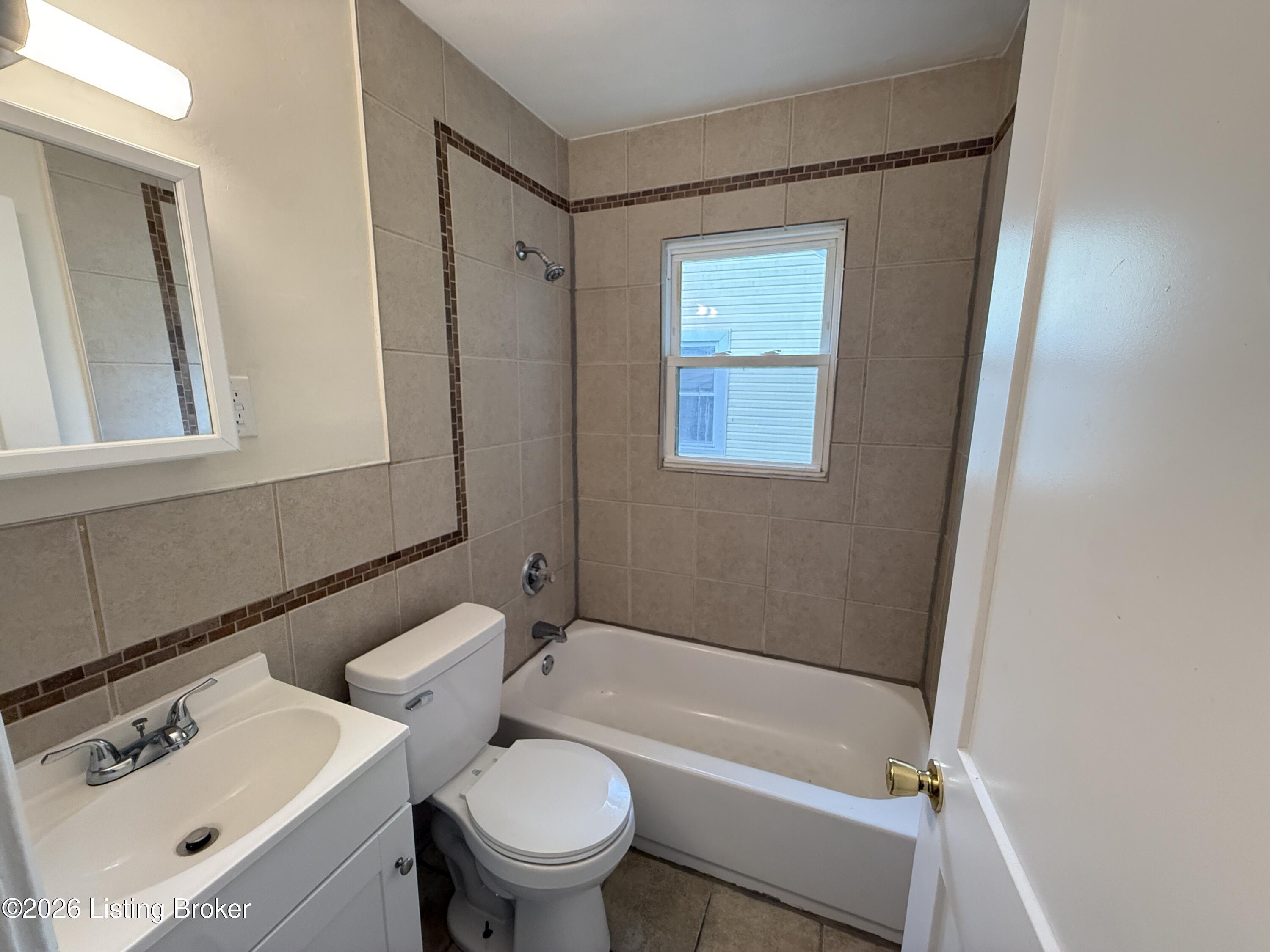 1424 Lillian Ave Property Photo 7