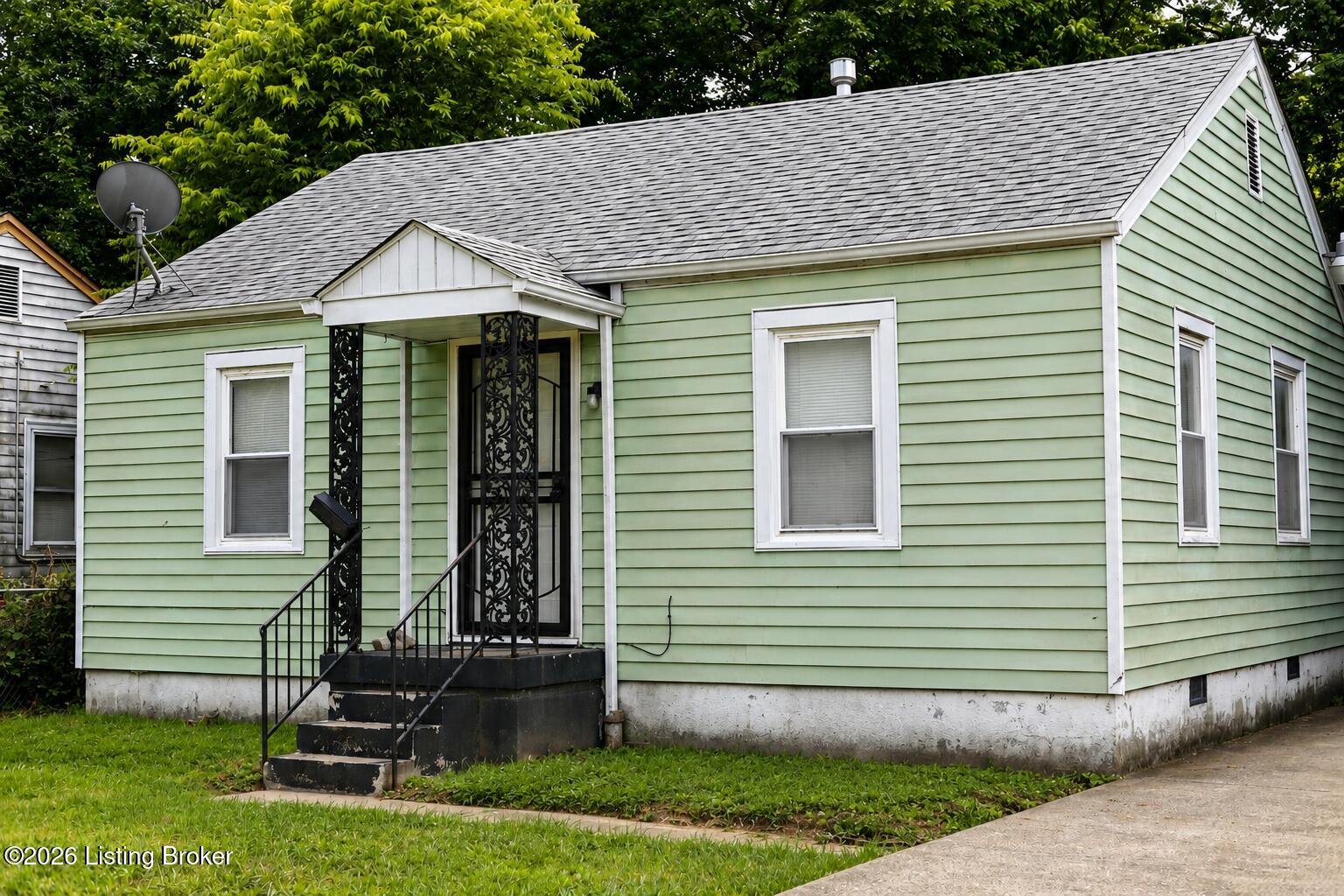 1800 Beech St Property Photo 4