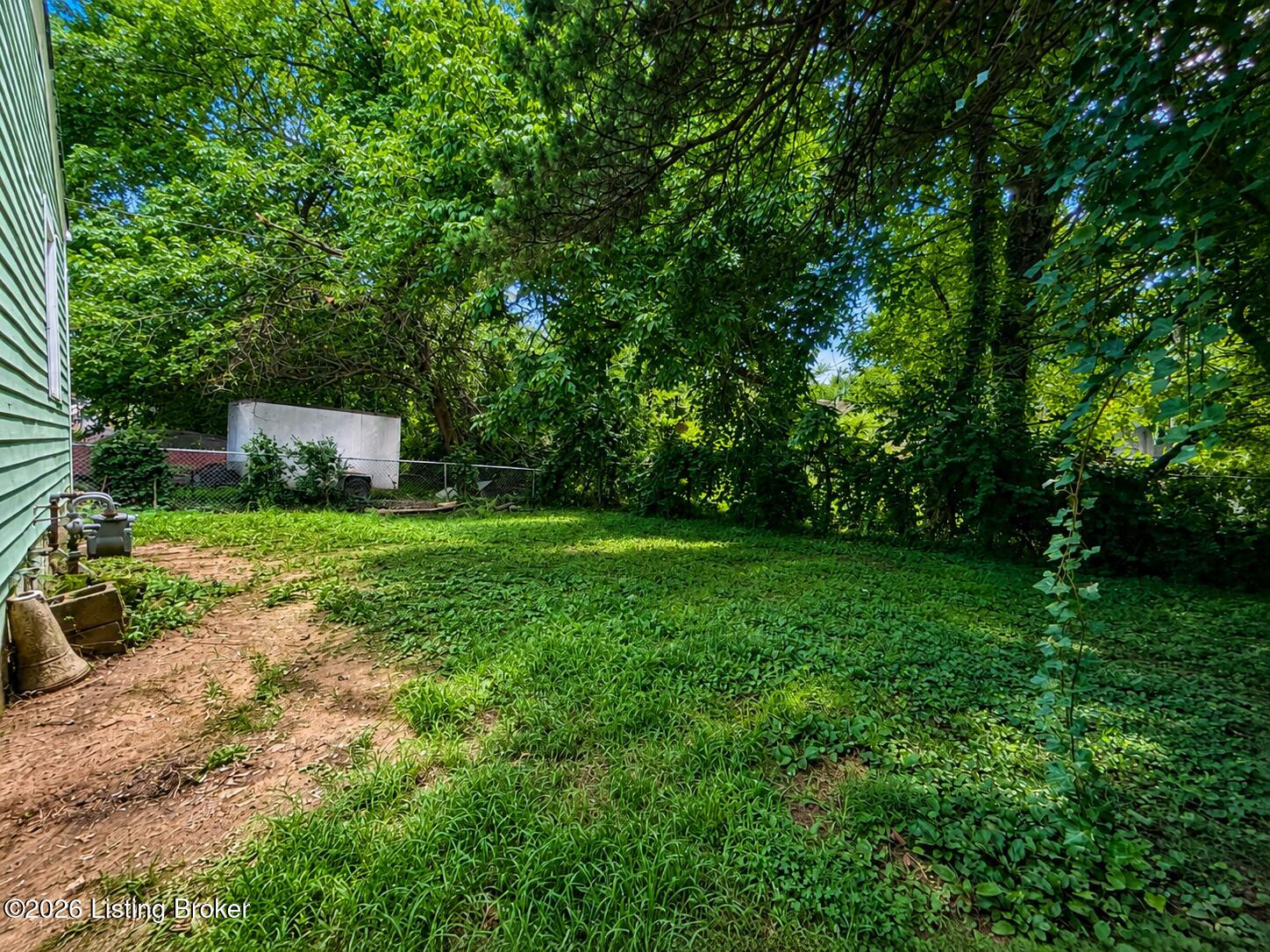 1800 Beech St Property Photo 5