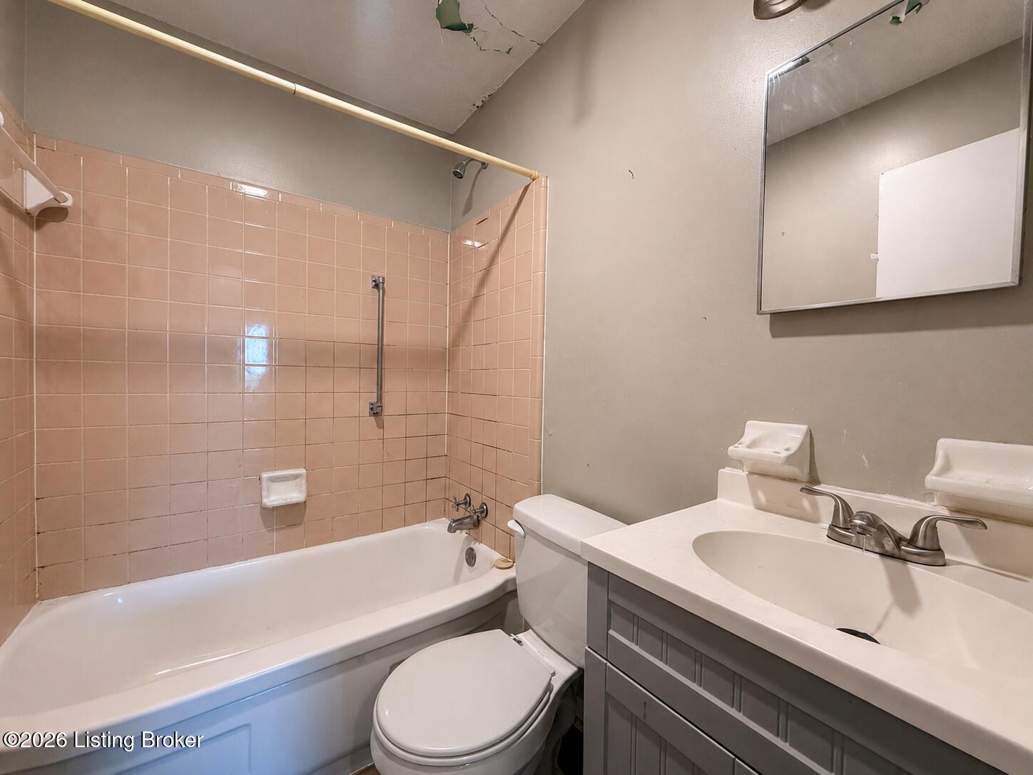 1800 Beech St Property Photo 8