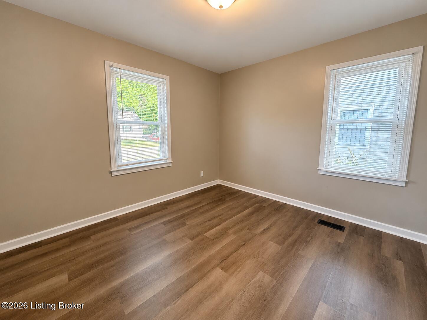 1800 Beech St Property Photo 10