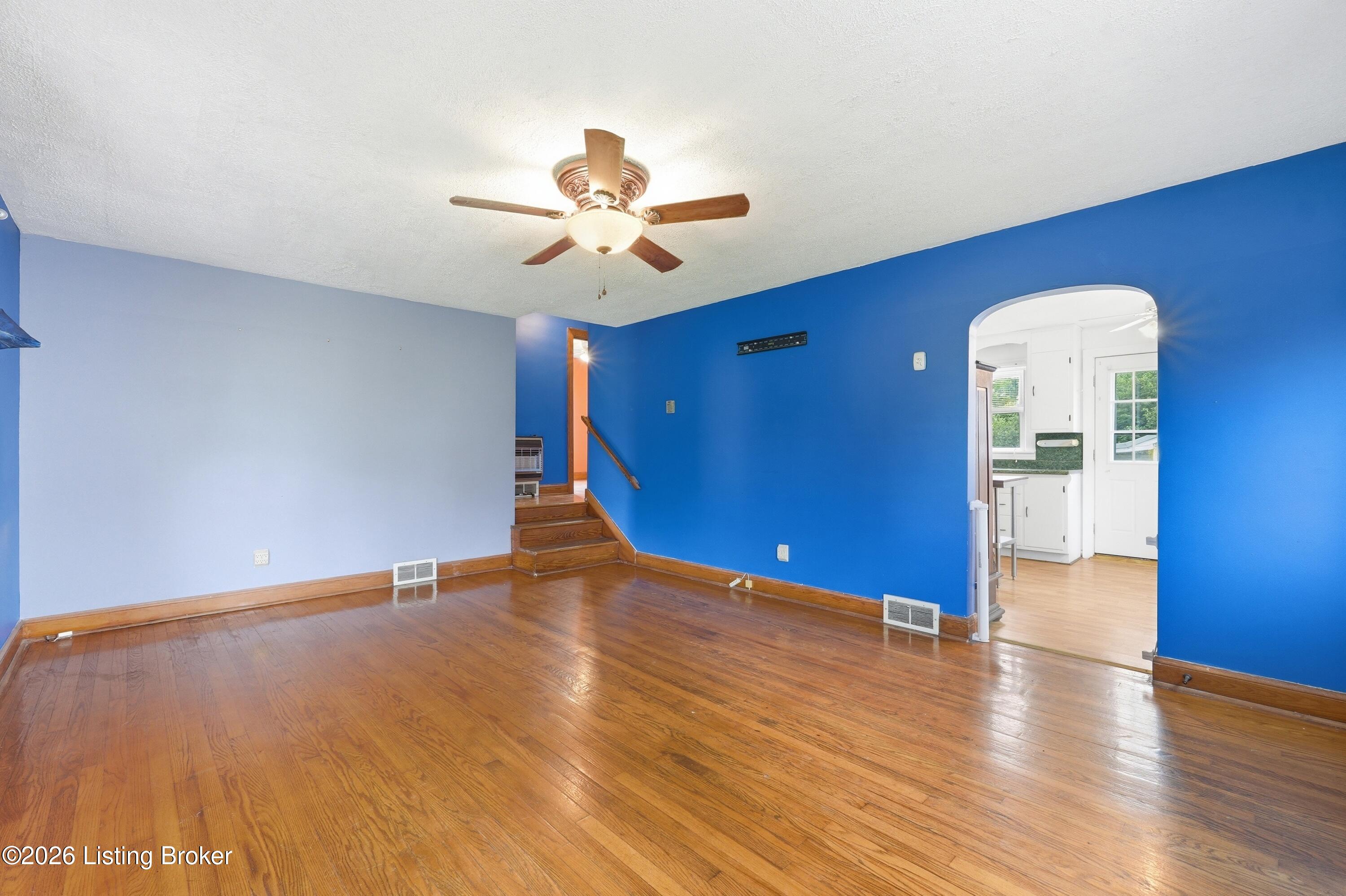671 Main St Property Photo 6