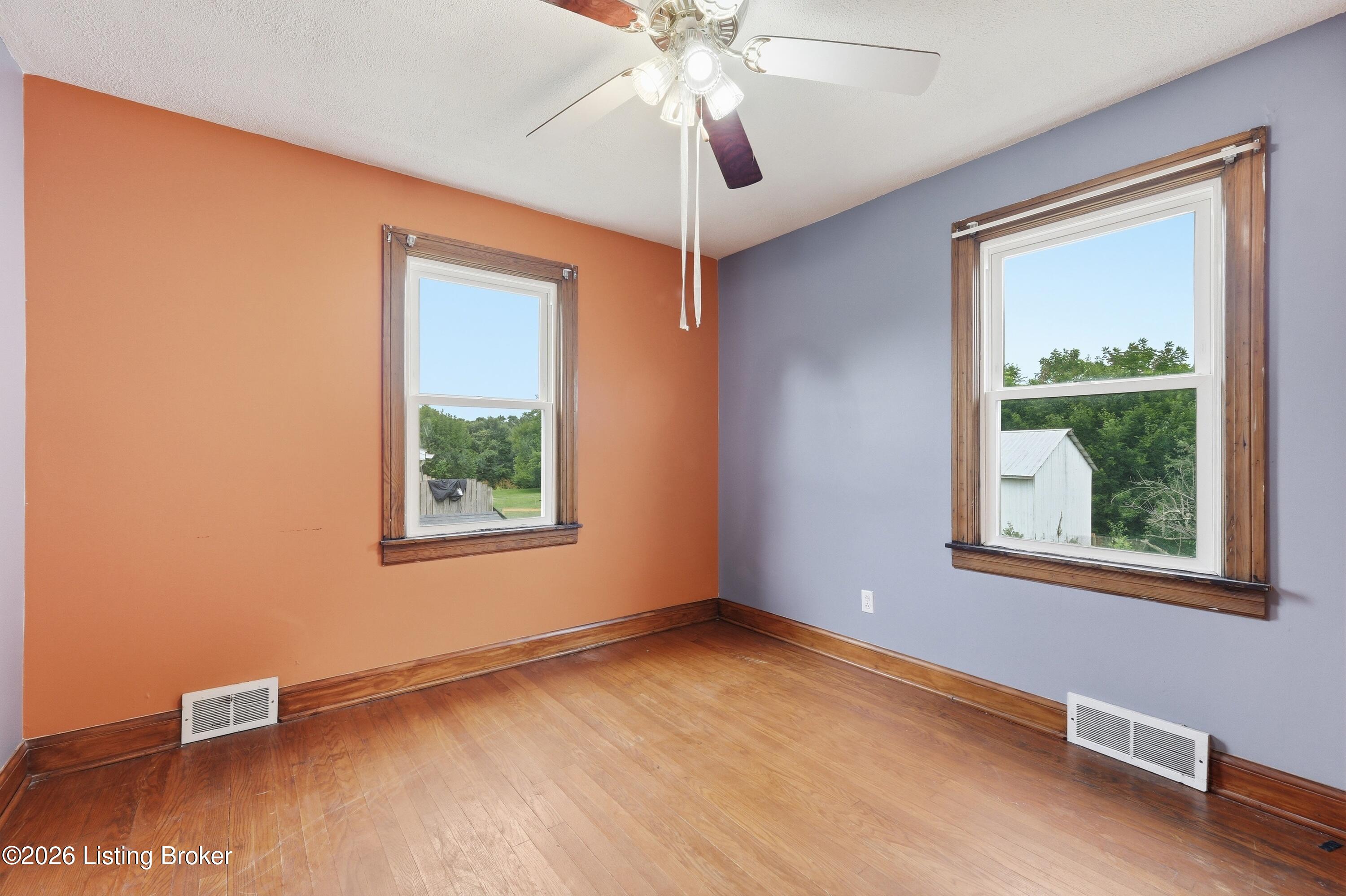 671 Main St Property Photo 12