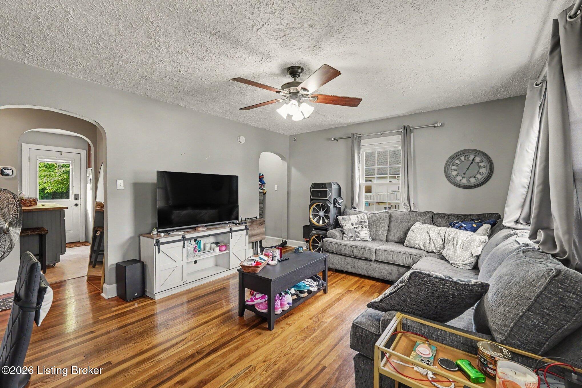 217 N Mantle Ave Property Photo 6