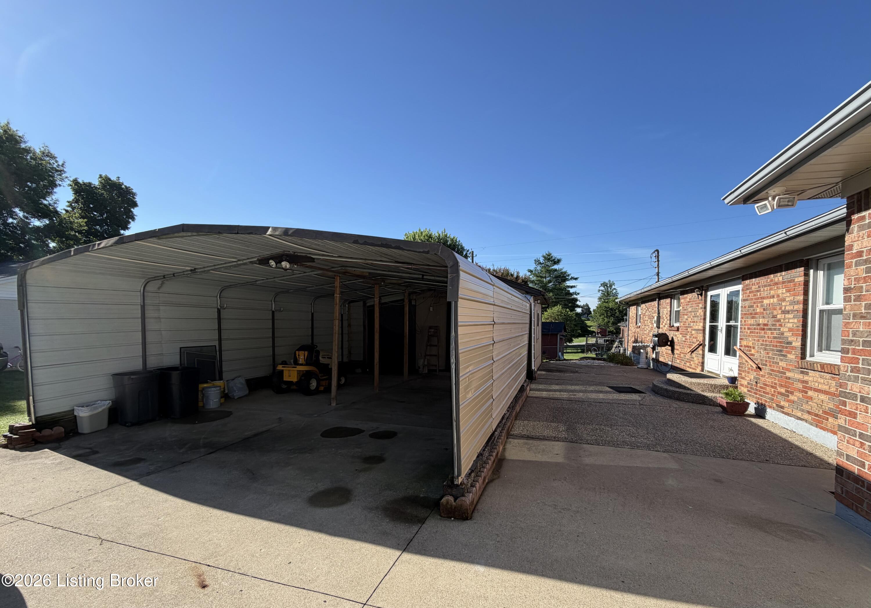 4201 Frances Dr Property Photo 16