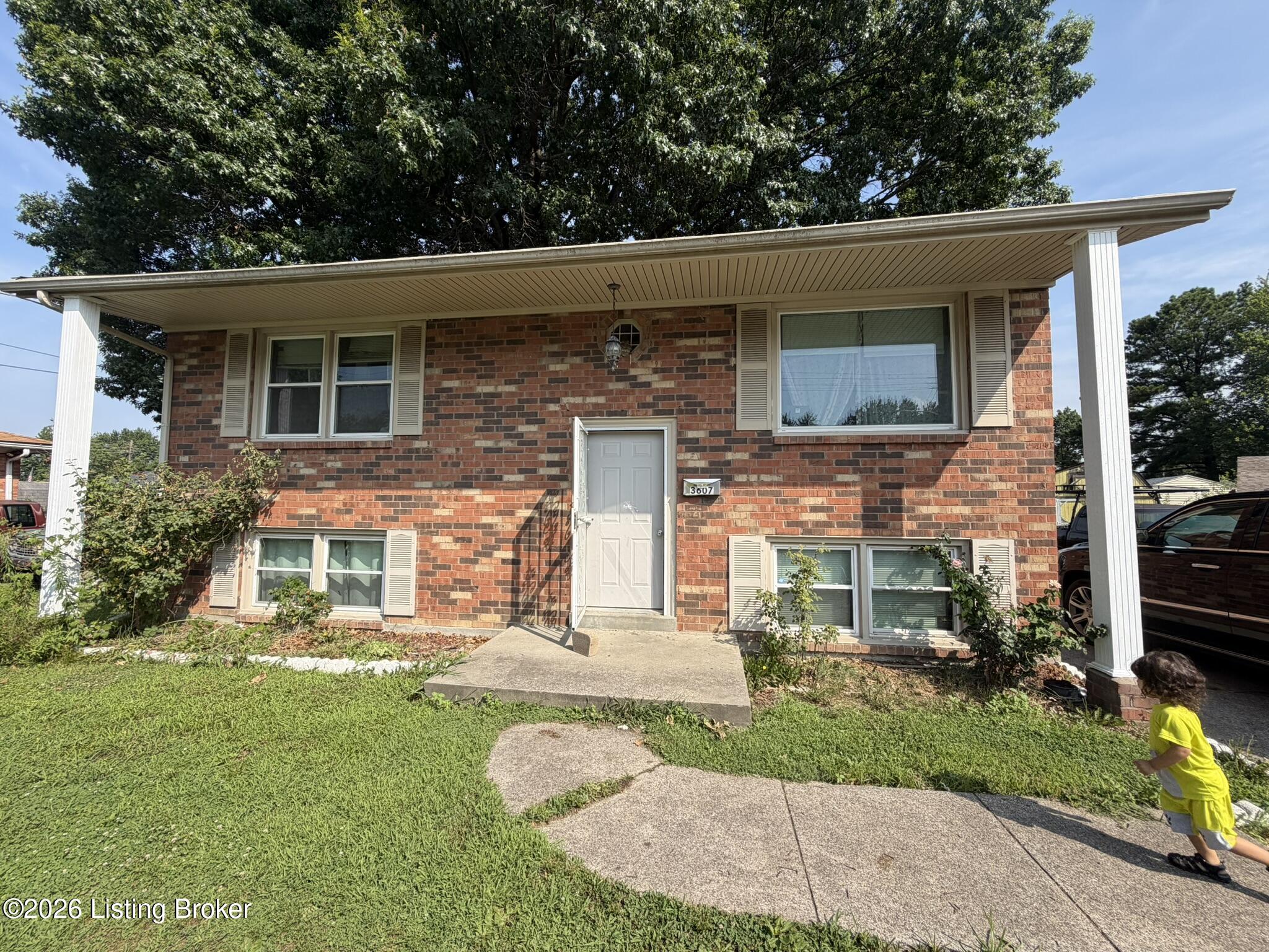 3607 Little John Ct Property Photo 5