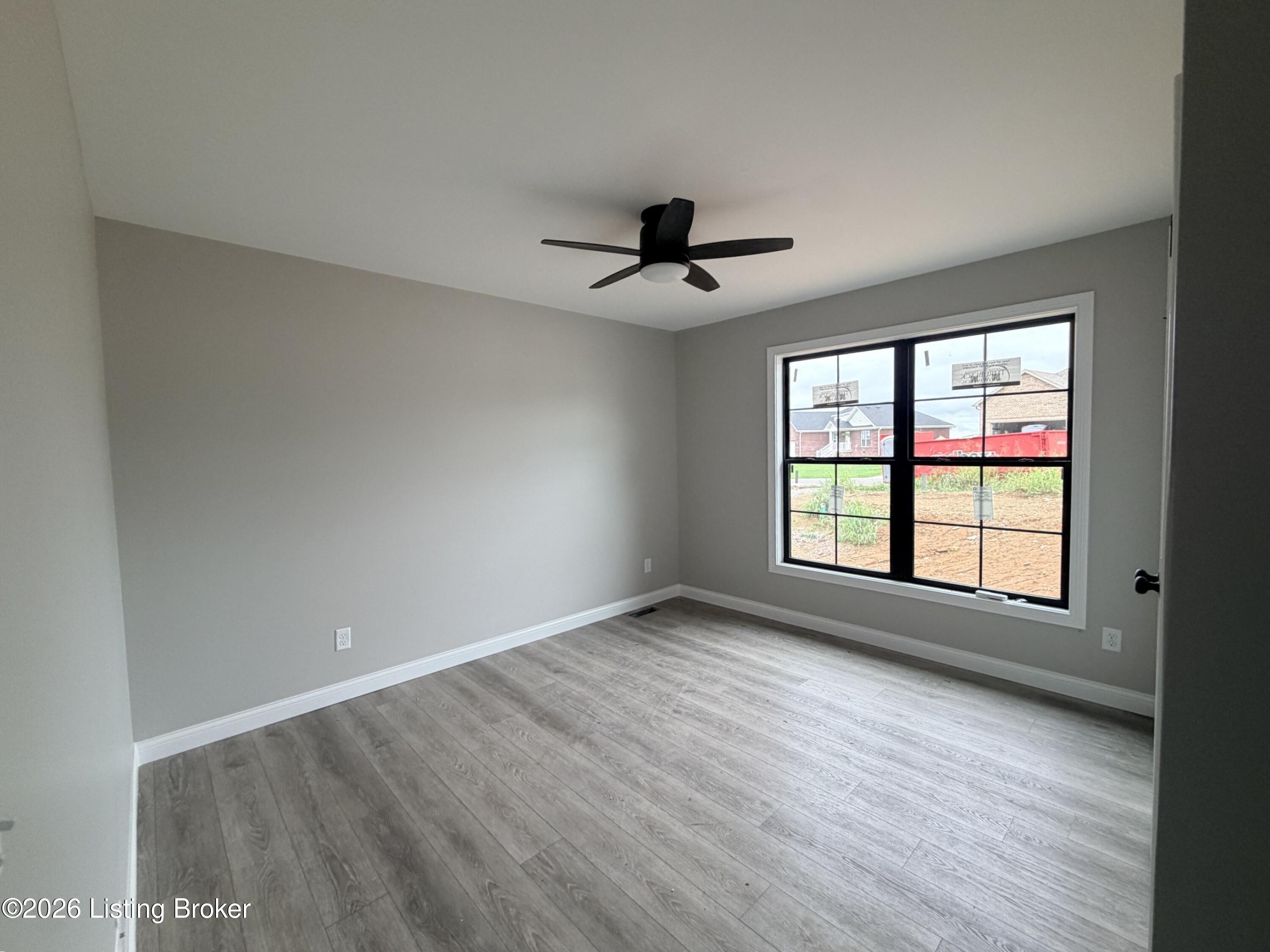 186 New Orleans Ct Property Photo 12
