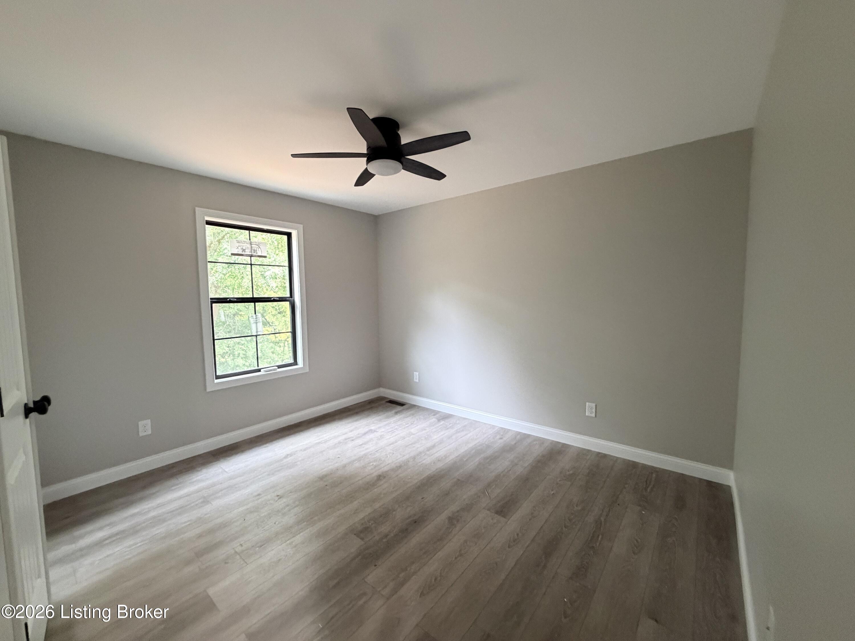 186 New Orleans Ct Property Photo 15