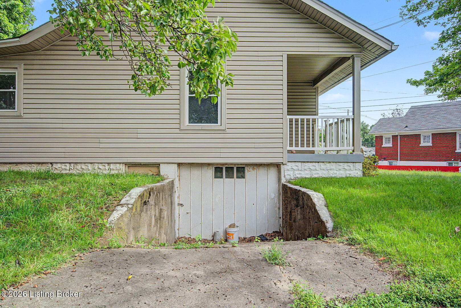 2006 Bradley Ave Property Photo 27