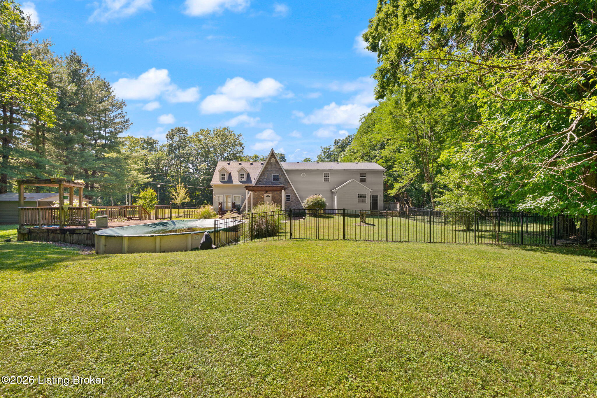 3985 Brooks Hill Rd Property Photo 4