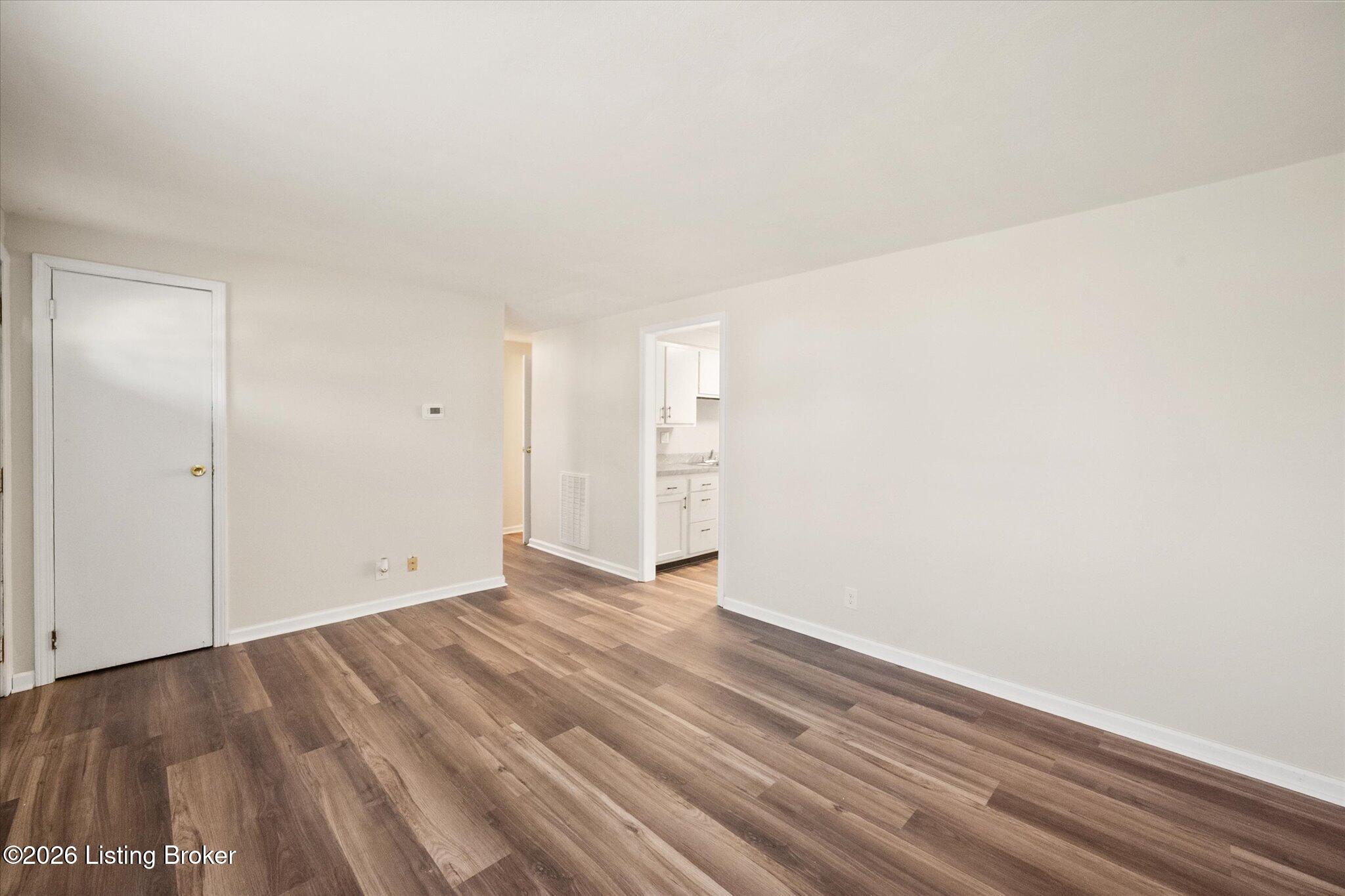 5533 Ridgecrest Rd Property Photo 9