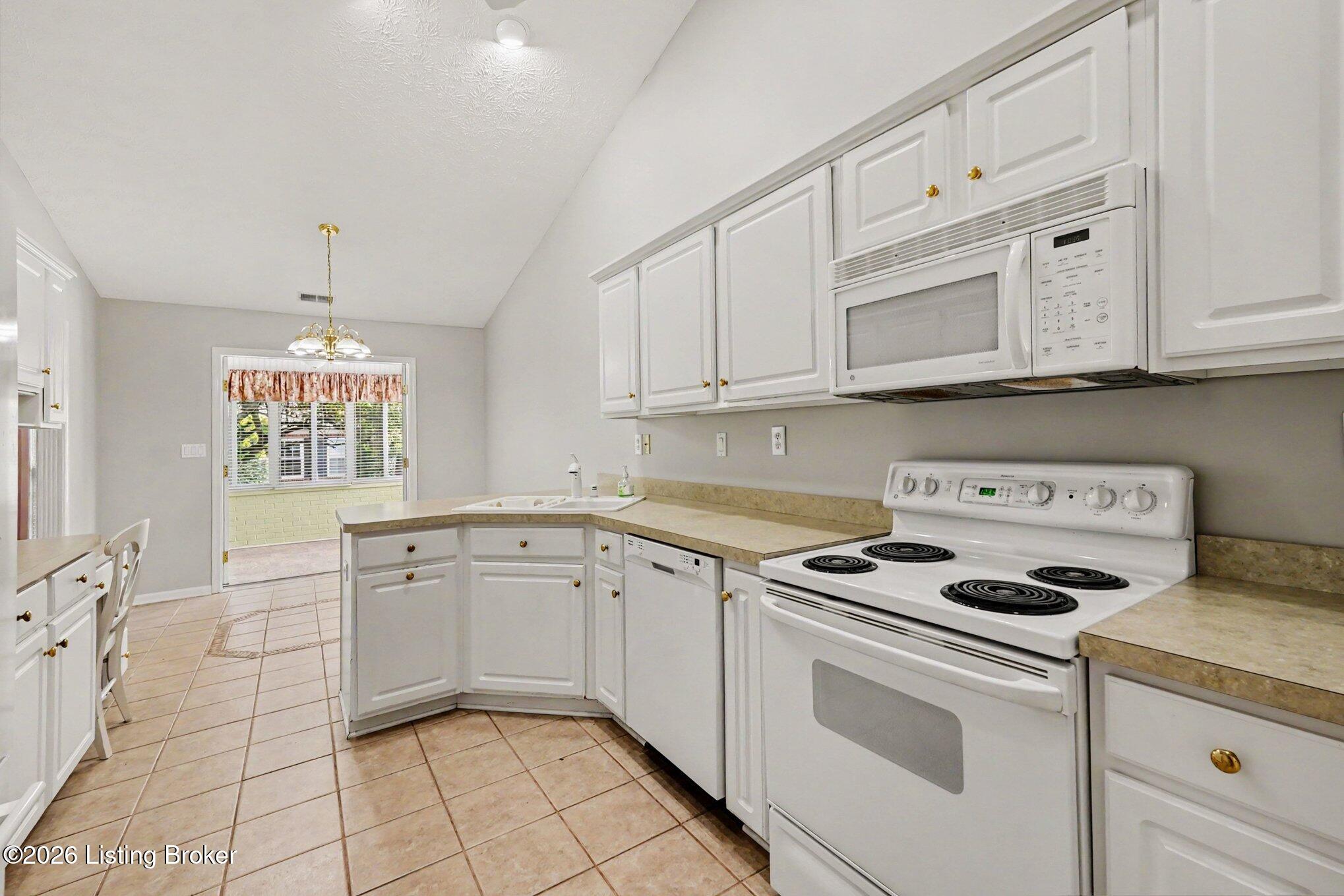 13600 Bronte Dr Property Photo 19