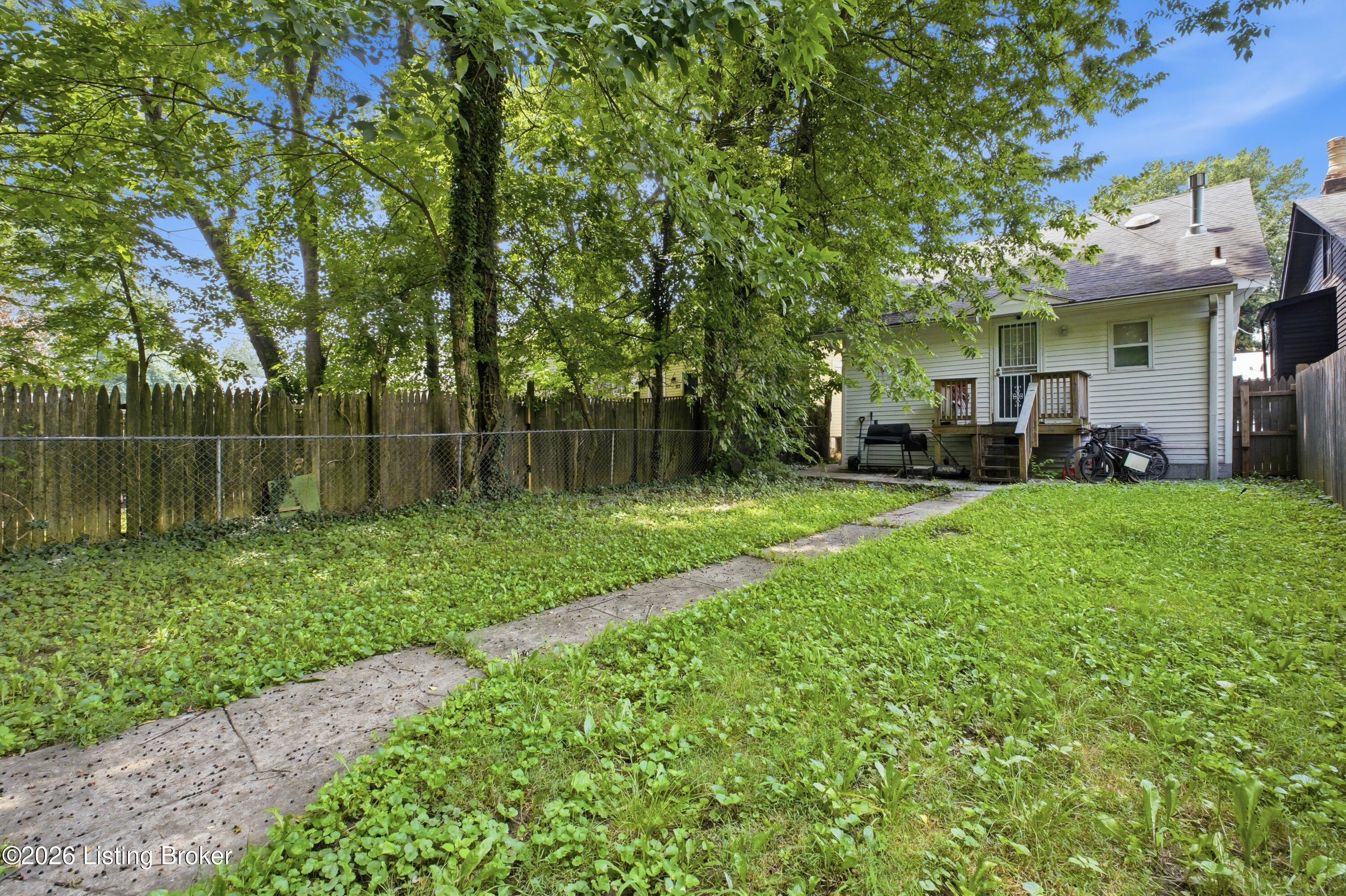 105 S 43rd St Property Photo 21