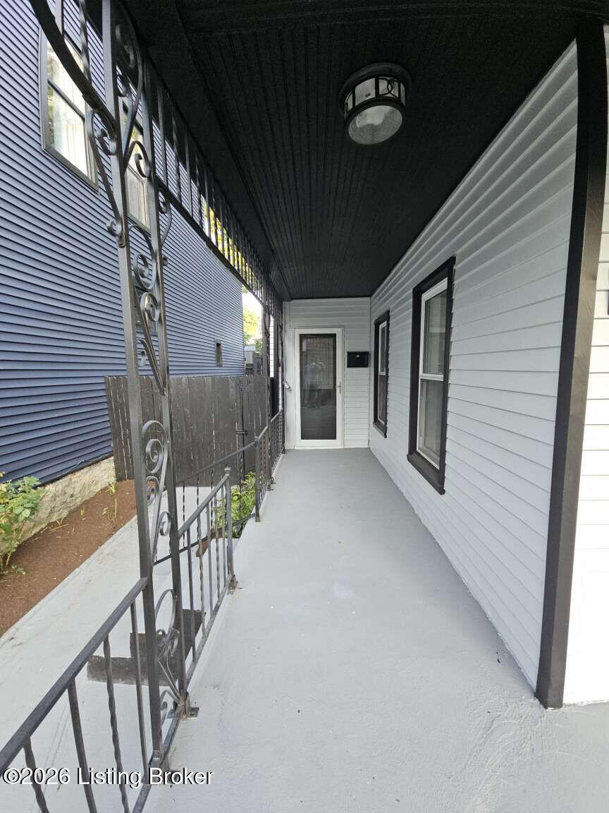 310 Eden Ave Property Photo 4