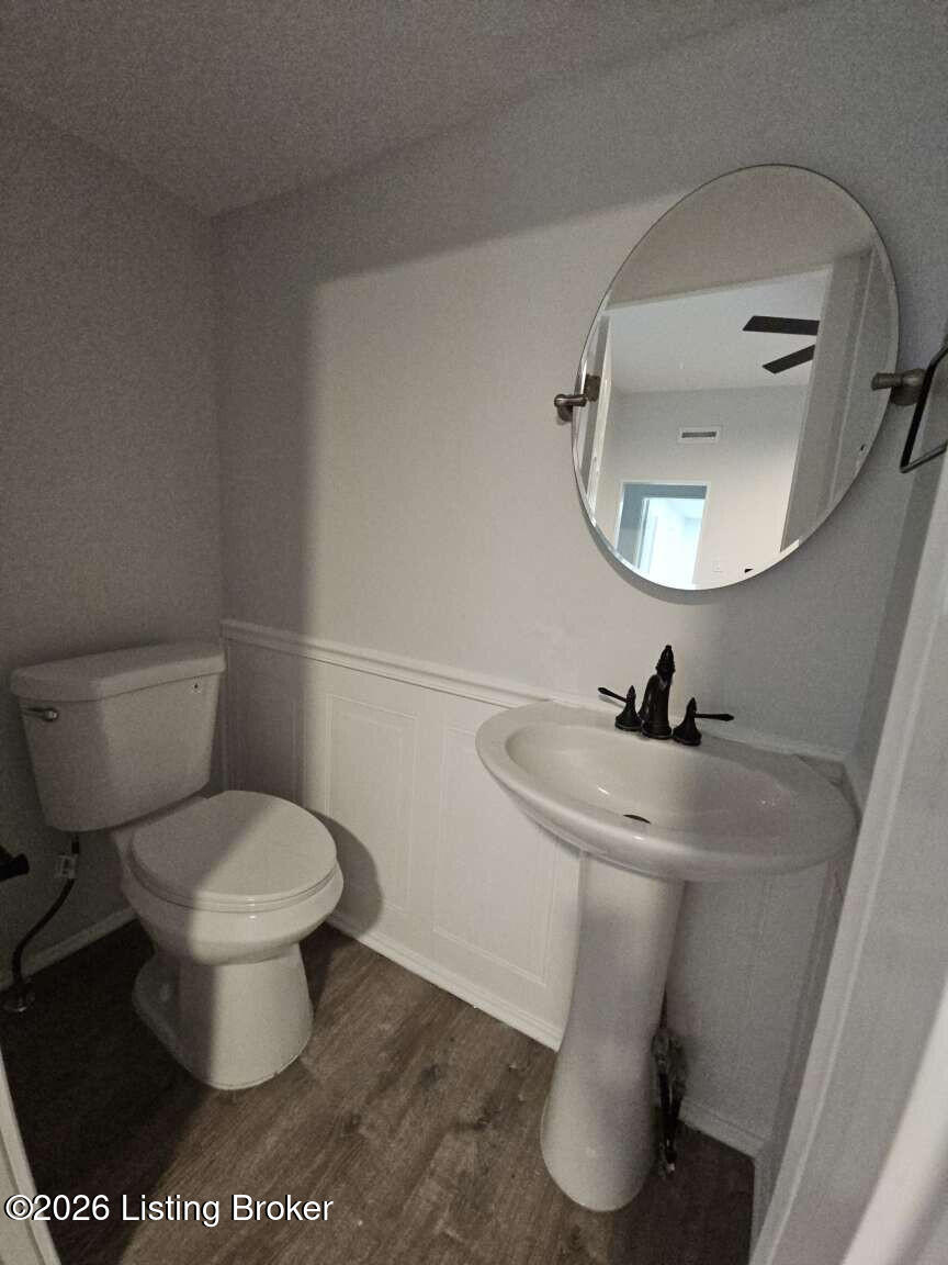 310 Eden Ave Property Photo 10