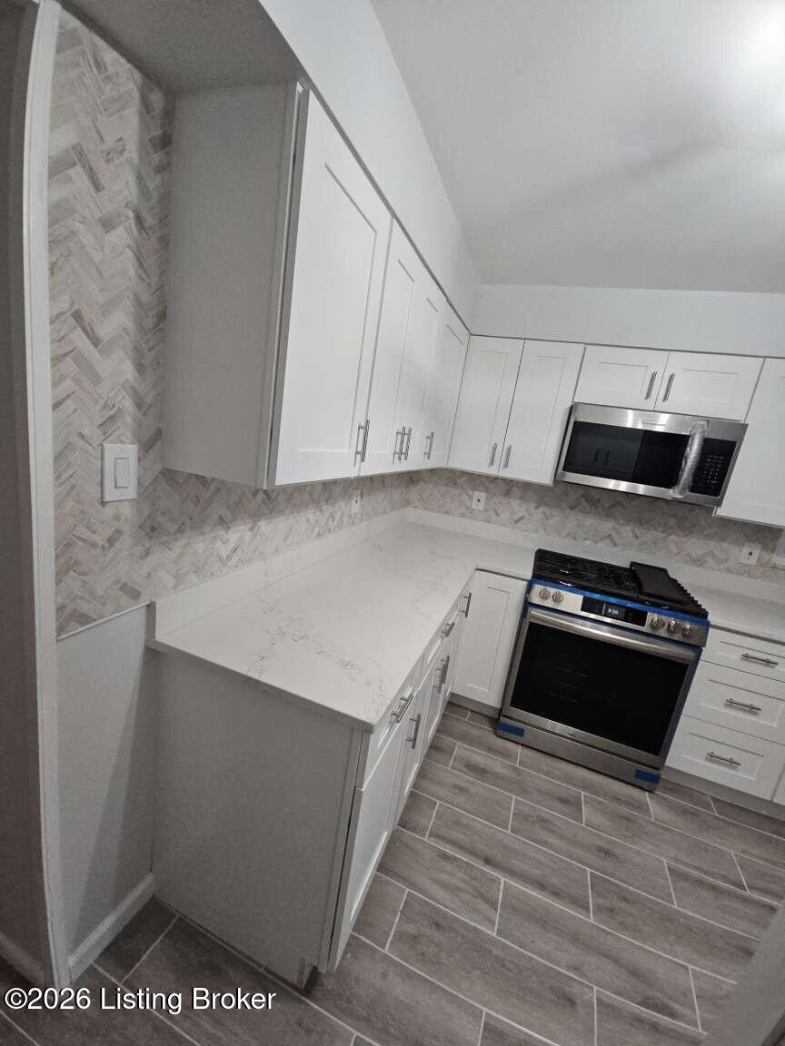 310 Eden Ave Property Photo 11