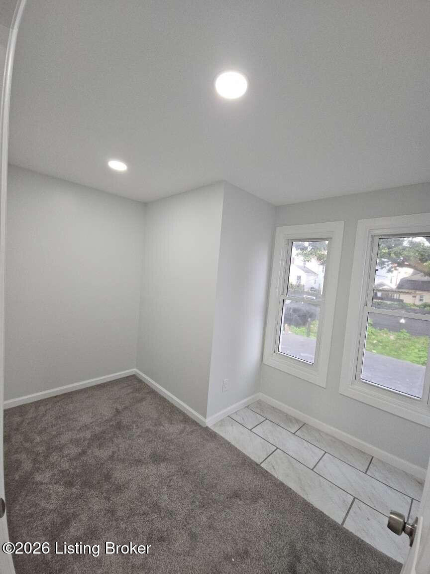310 Eden Ave Property Photo 32