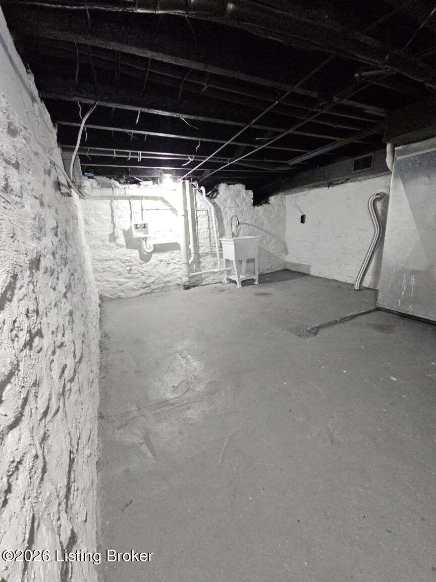 310 Eden Ave Property Photo 34