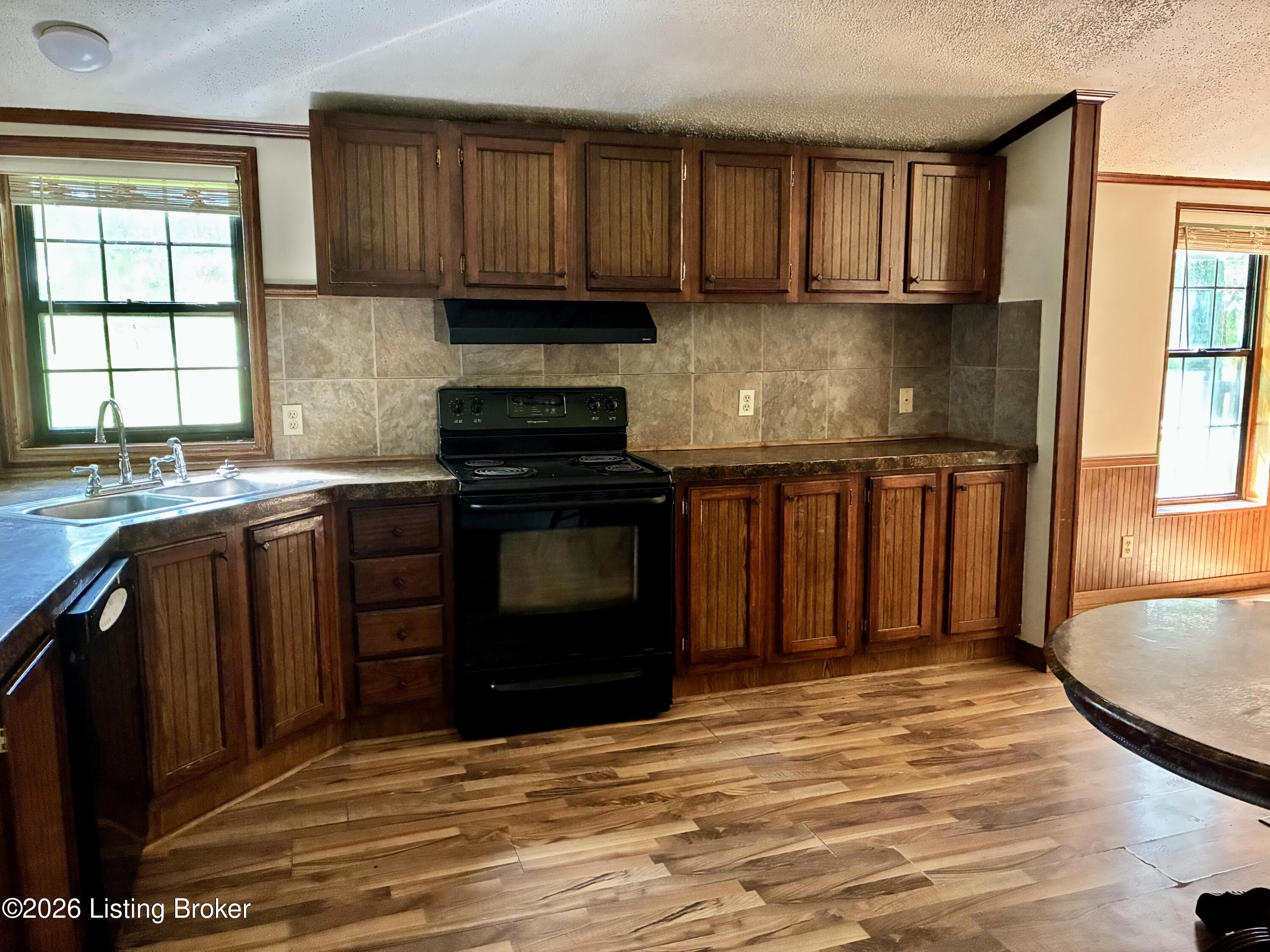 8969 Peonia Rd Property Photo 28