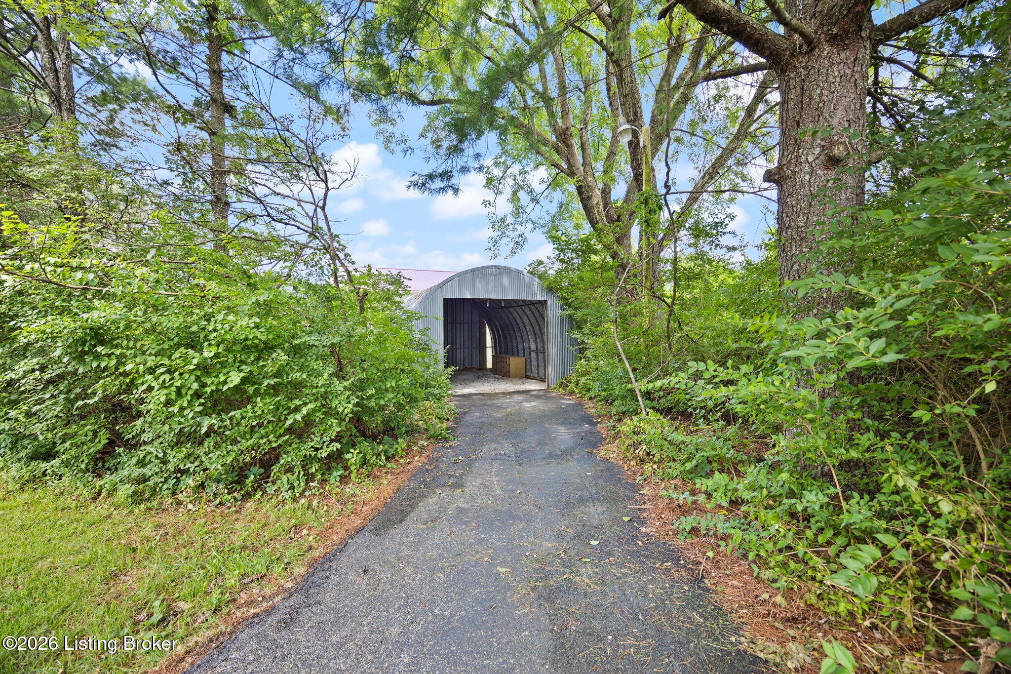 100 Roundtop Rd Property Photo 16