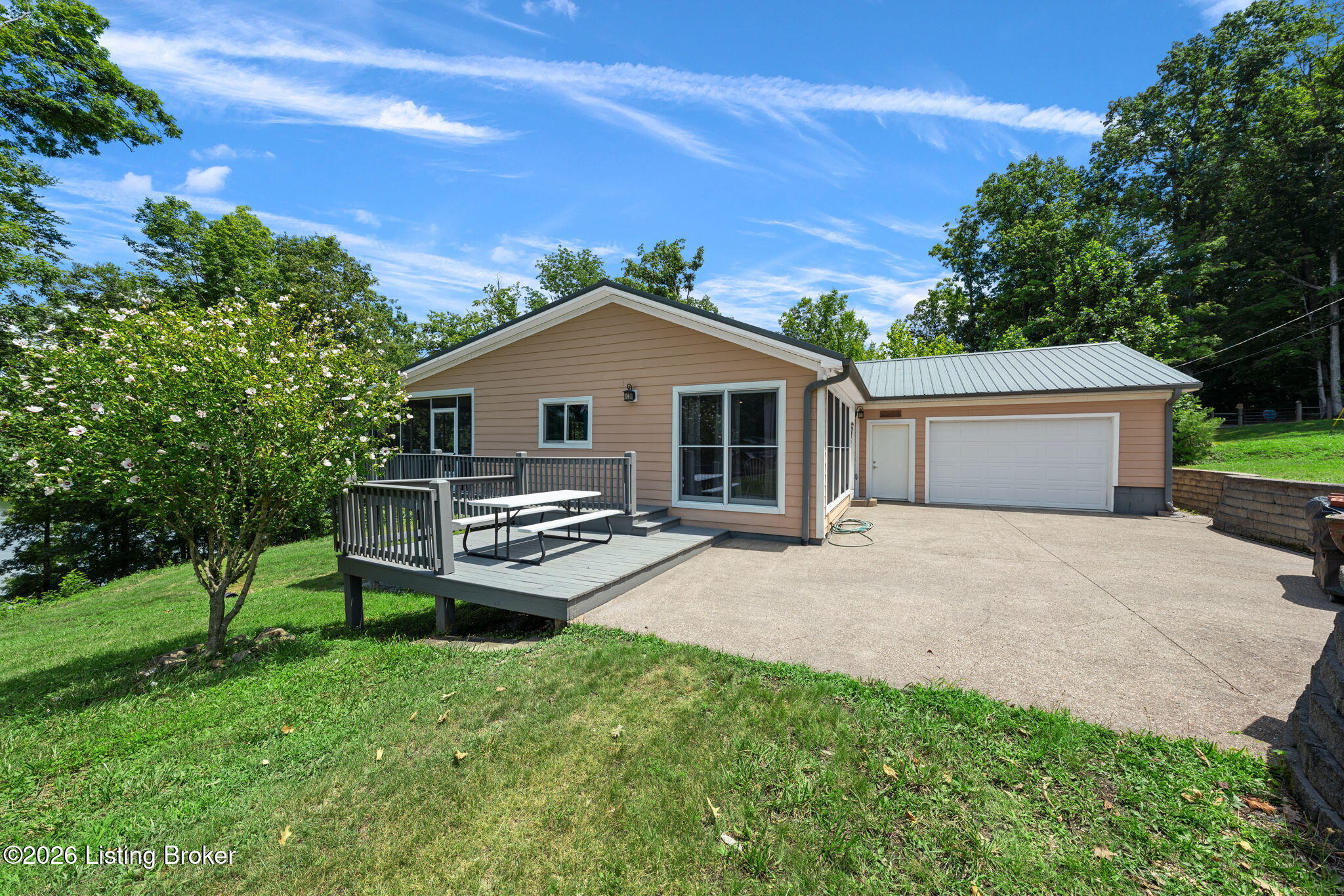 299 Jaggers Rd Property Photo 3