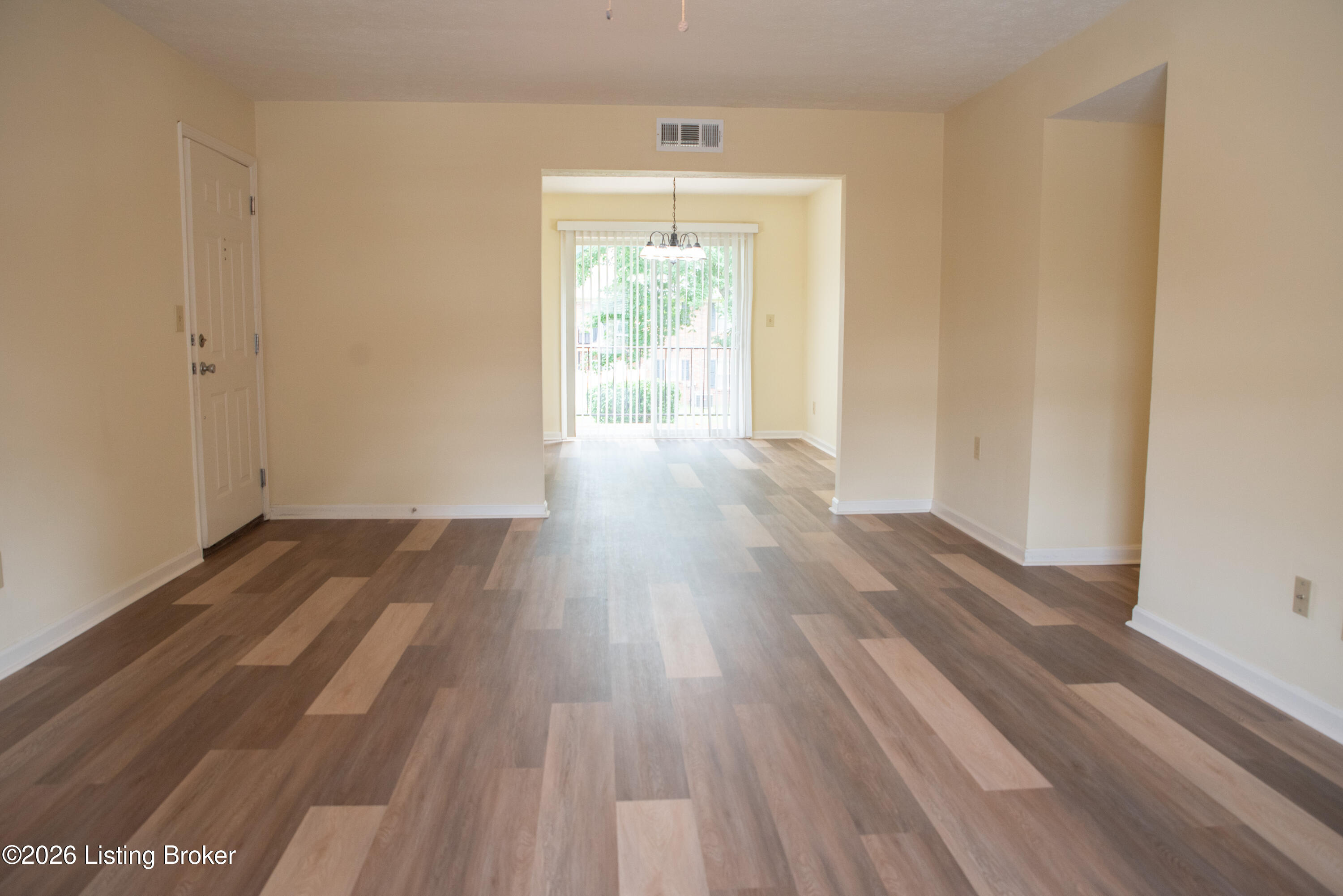 4825 Westmar Terrace 202 Property Photo 6