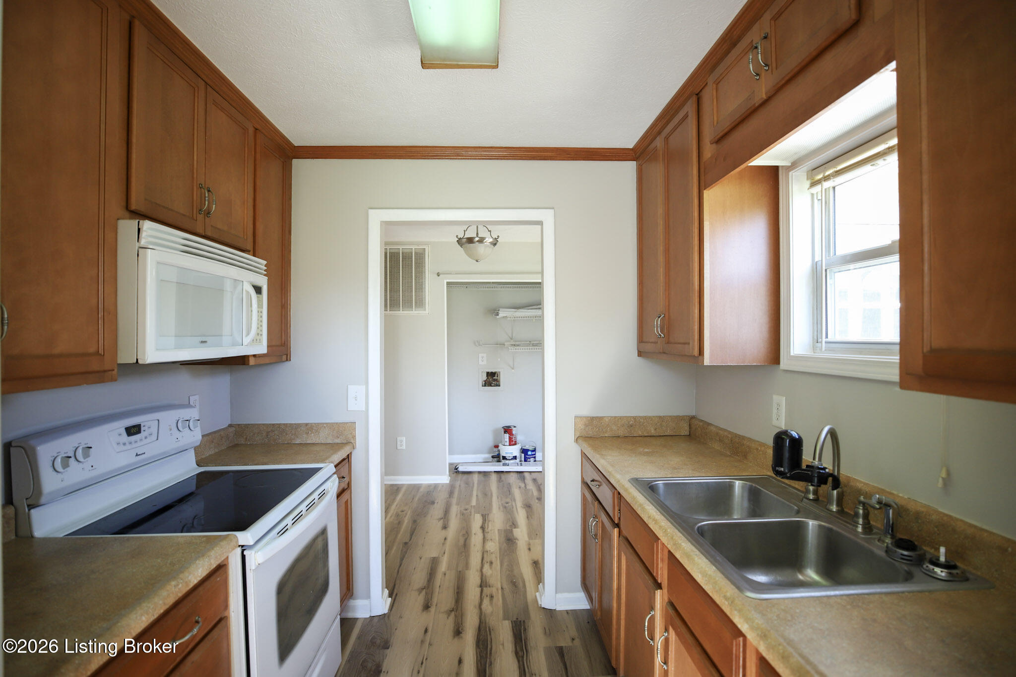 414 S Mill St Property Photo 8