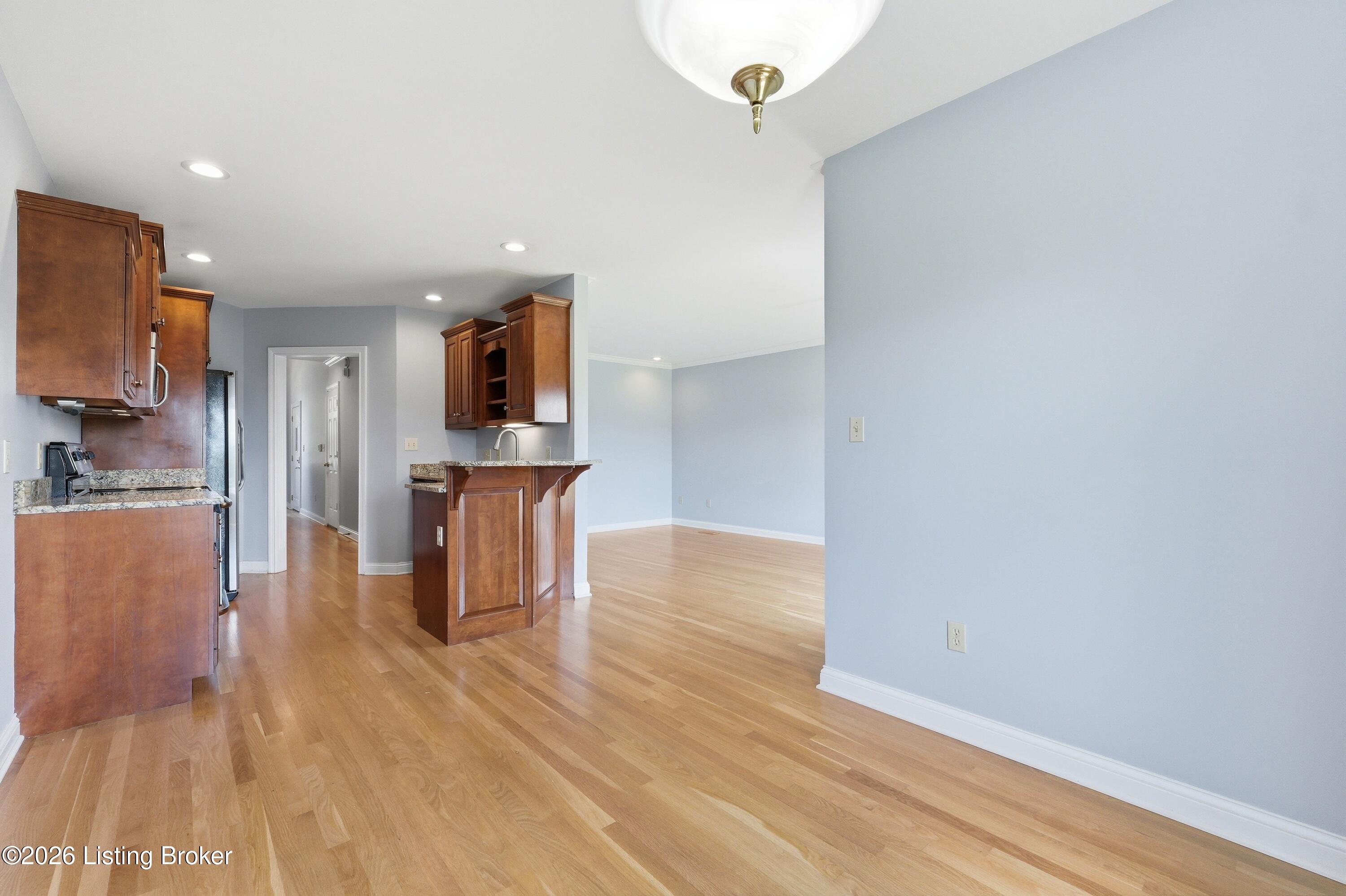 115 Manor Ave E Property Photo 13