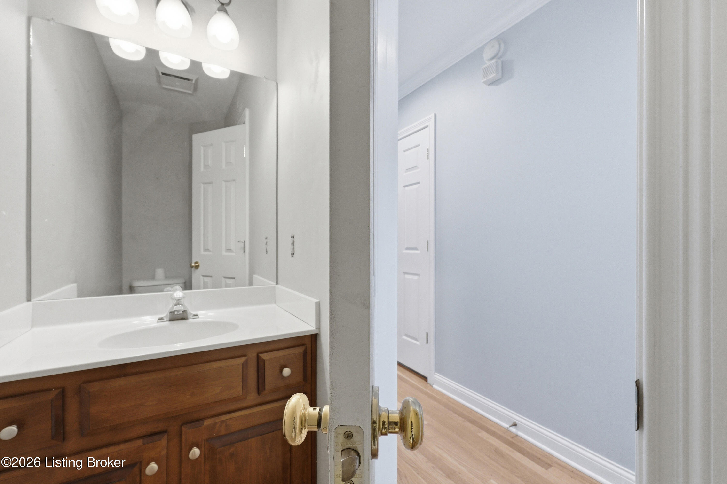 115 Manor Ave E Property Photo 19