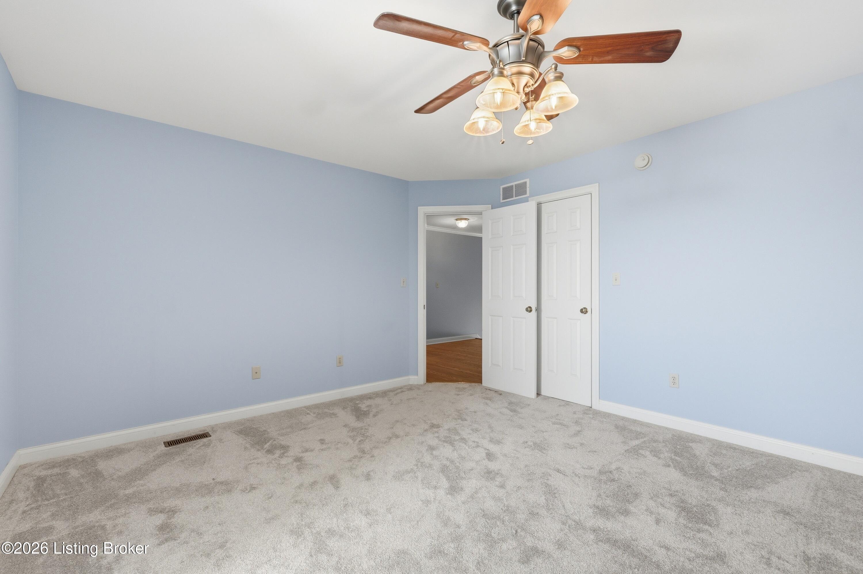 115 Manor Ave E Property Photo 24