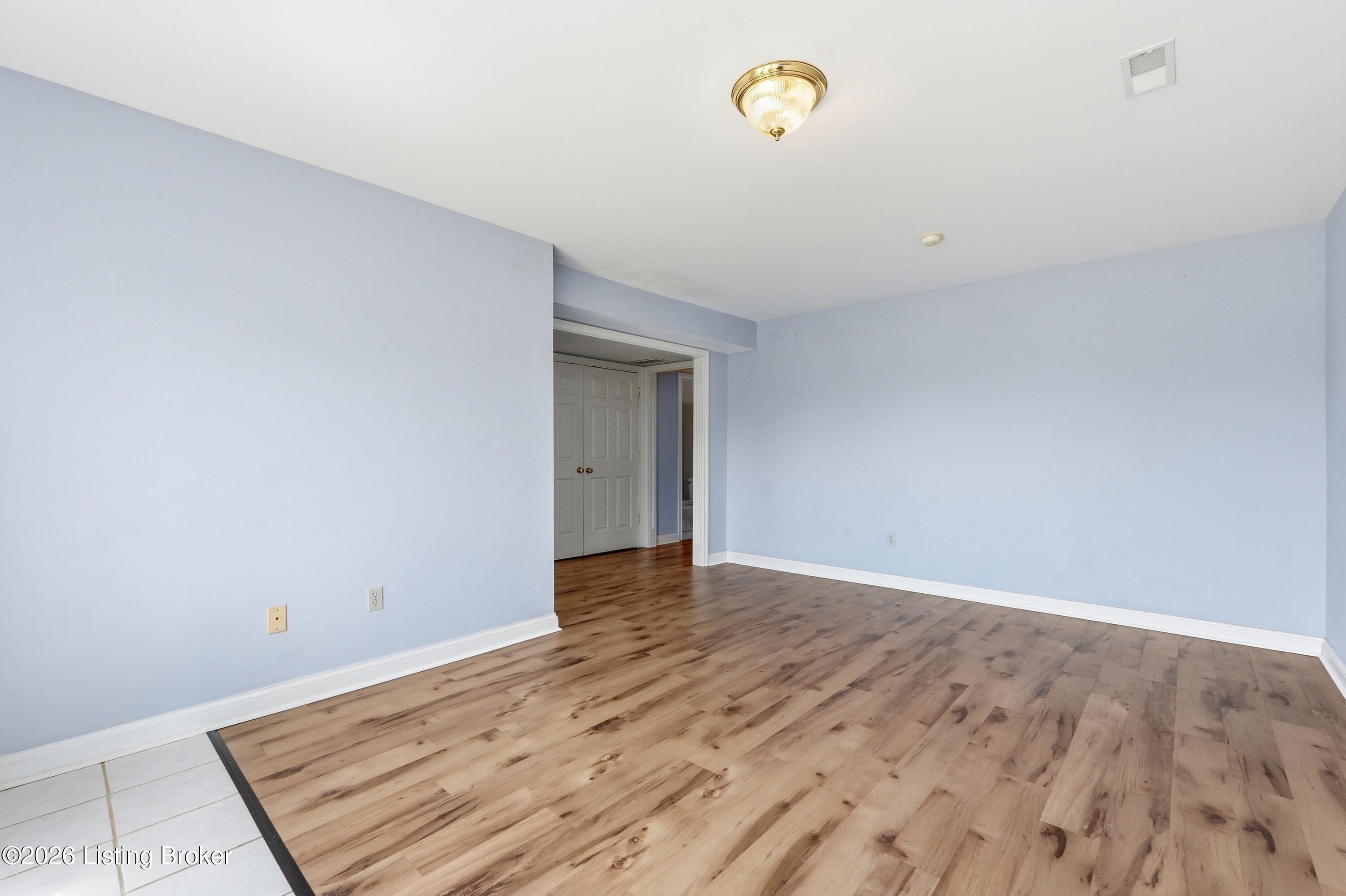 115 Manor Ave E Property Photo 36