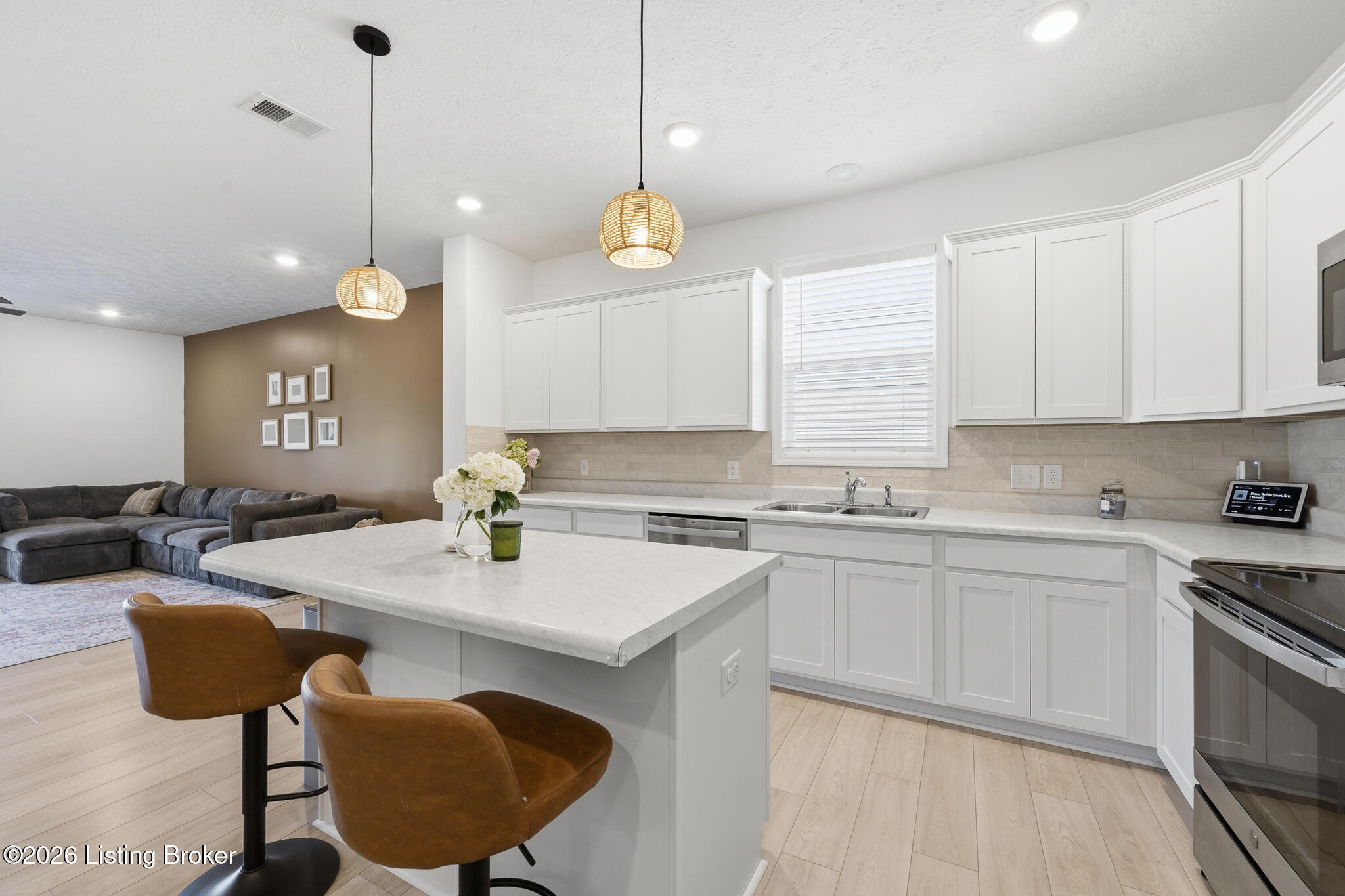 17025 Meander Way Property Photo 13