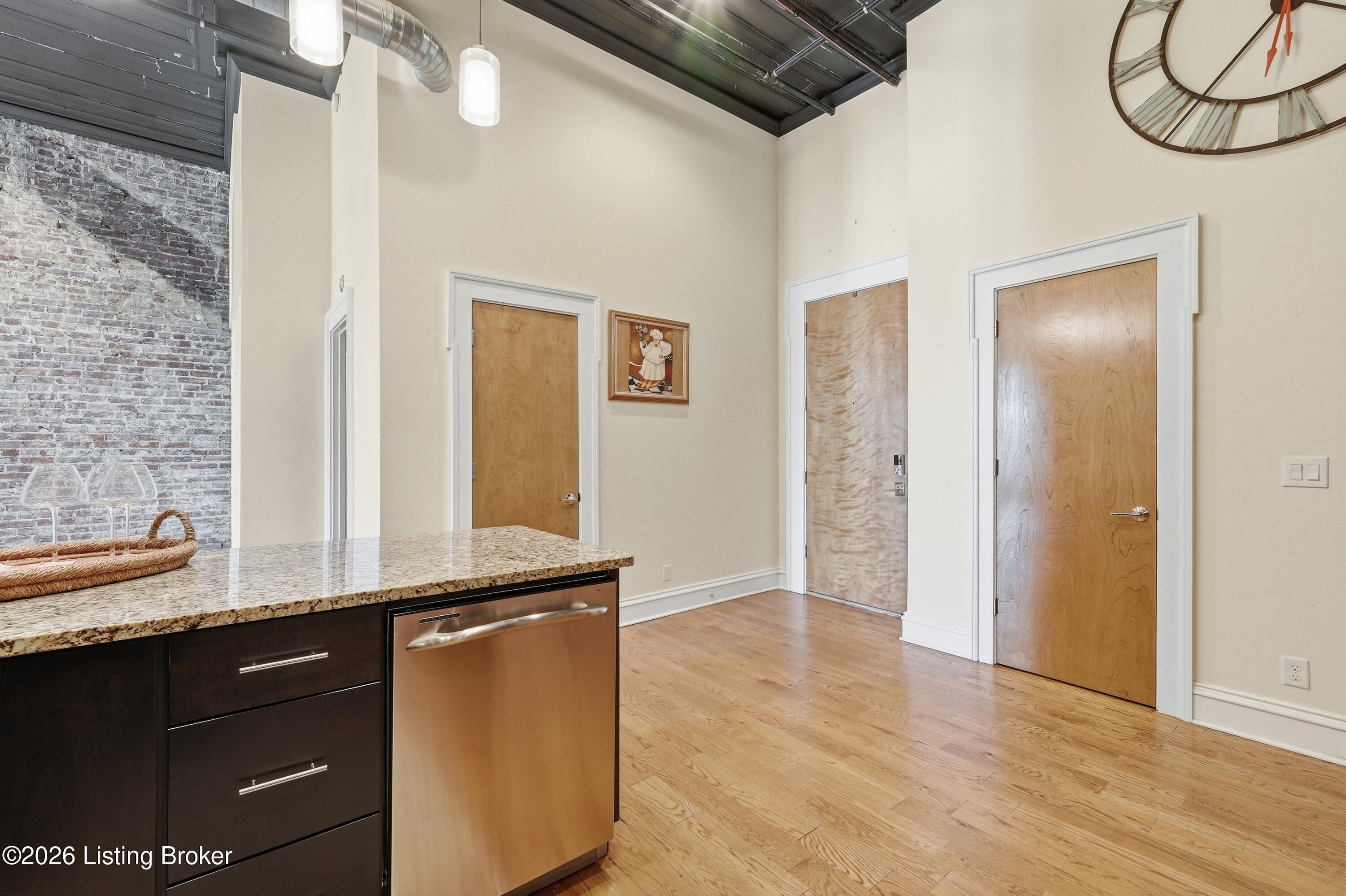 415 E Market St 201 Property Photo 10