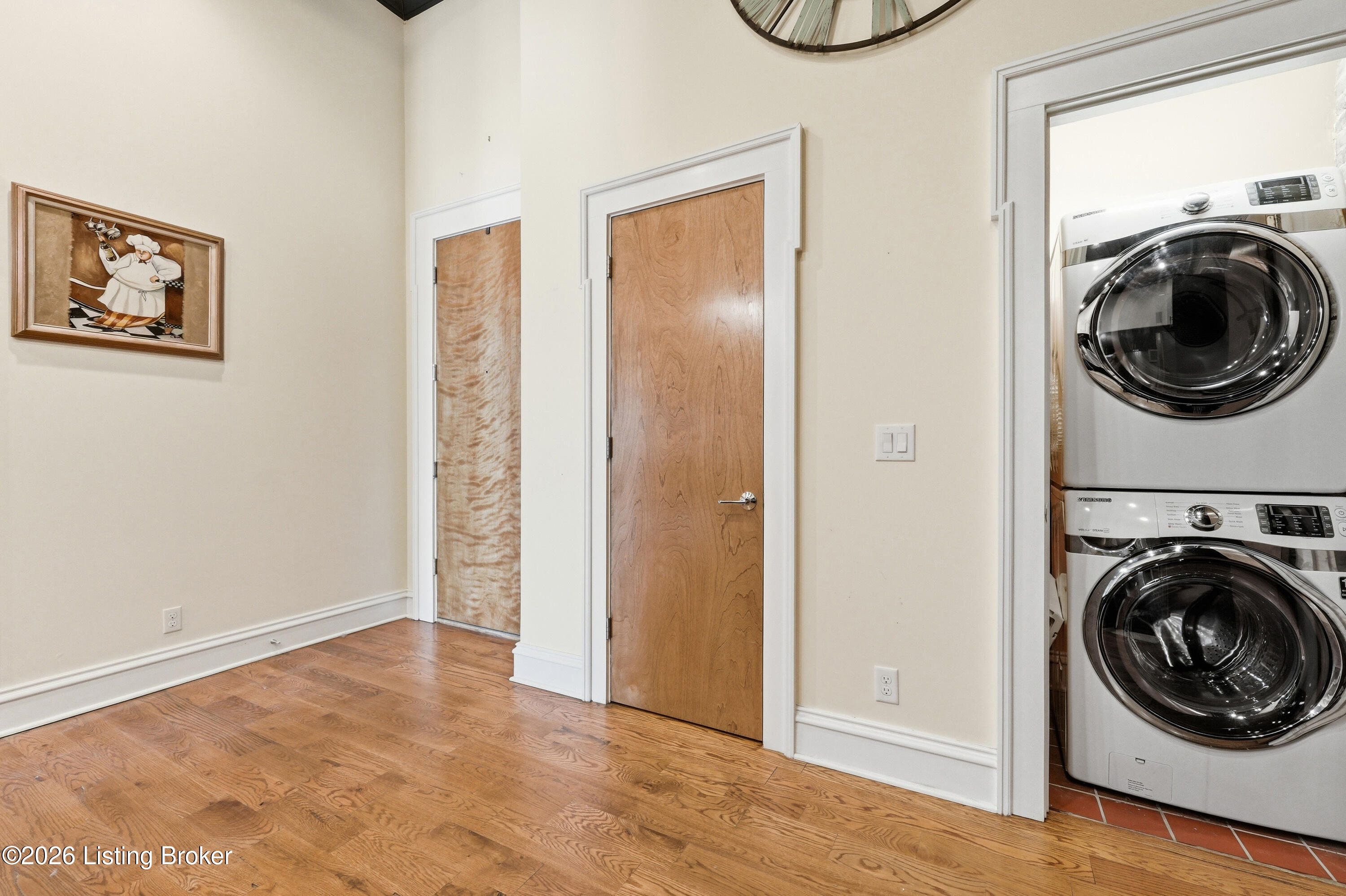 415 E Market St 201 Property Photo 30