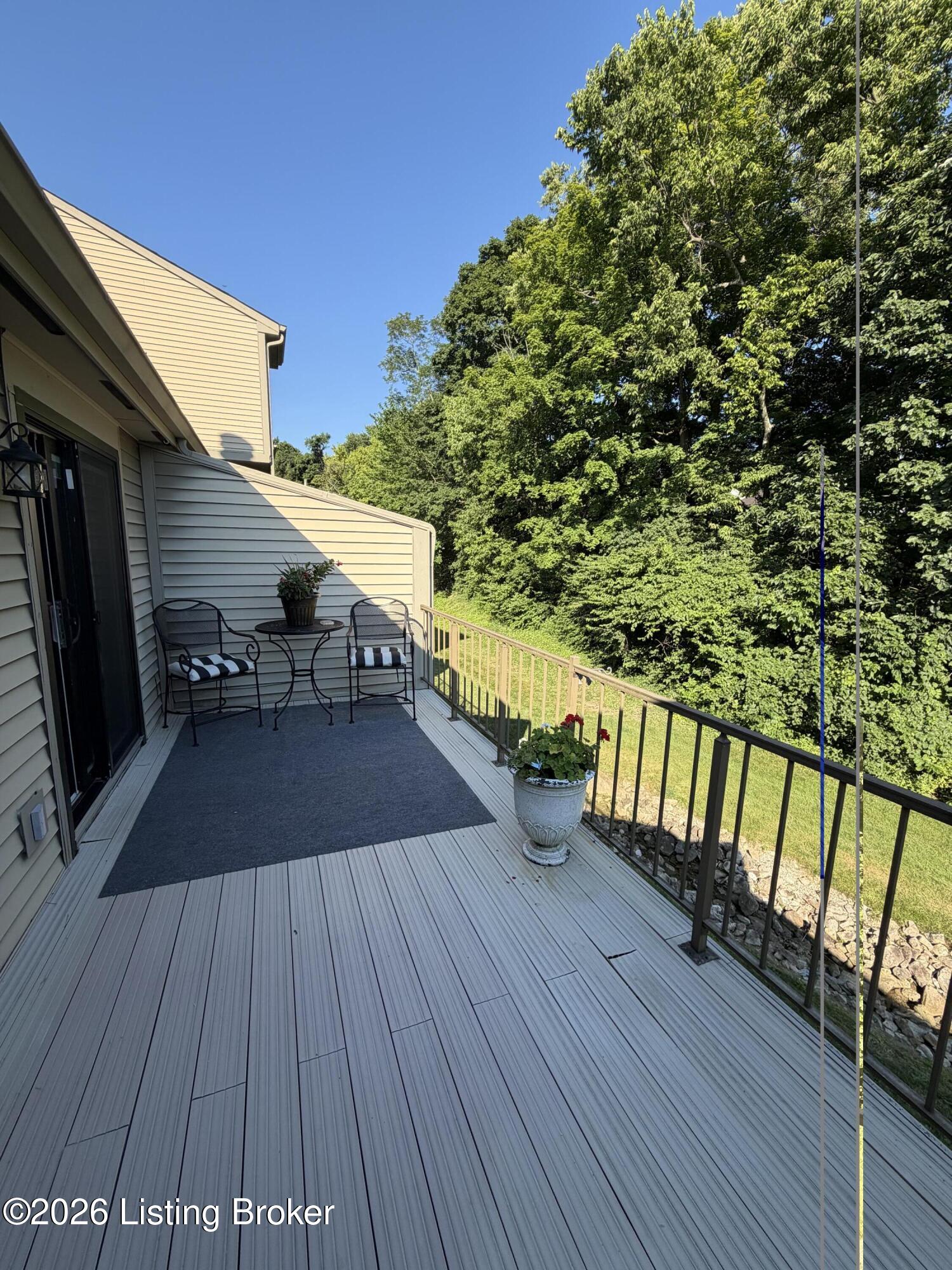 106 Creekstone Ct Property Photo 5