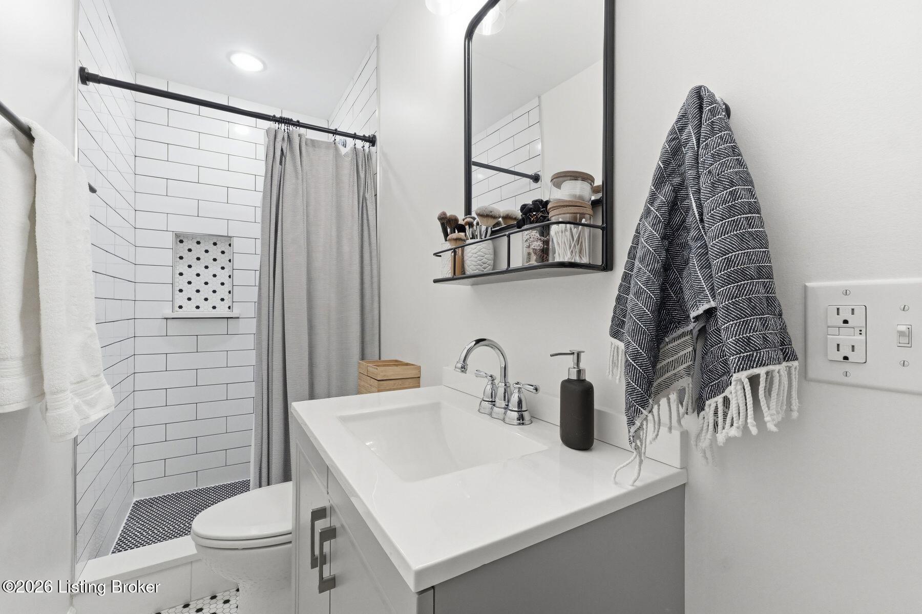 185 Autumn Way Property Photo 3