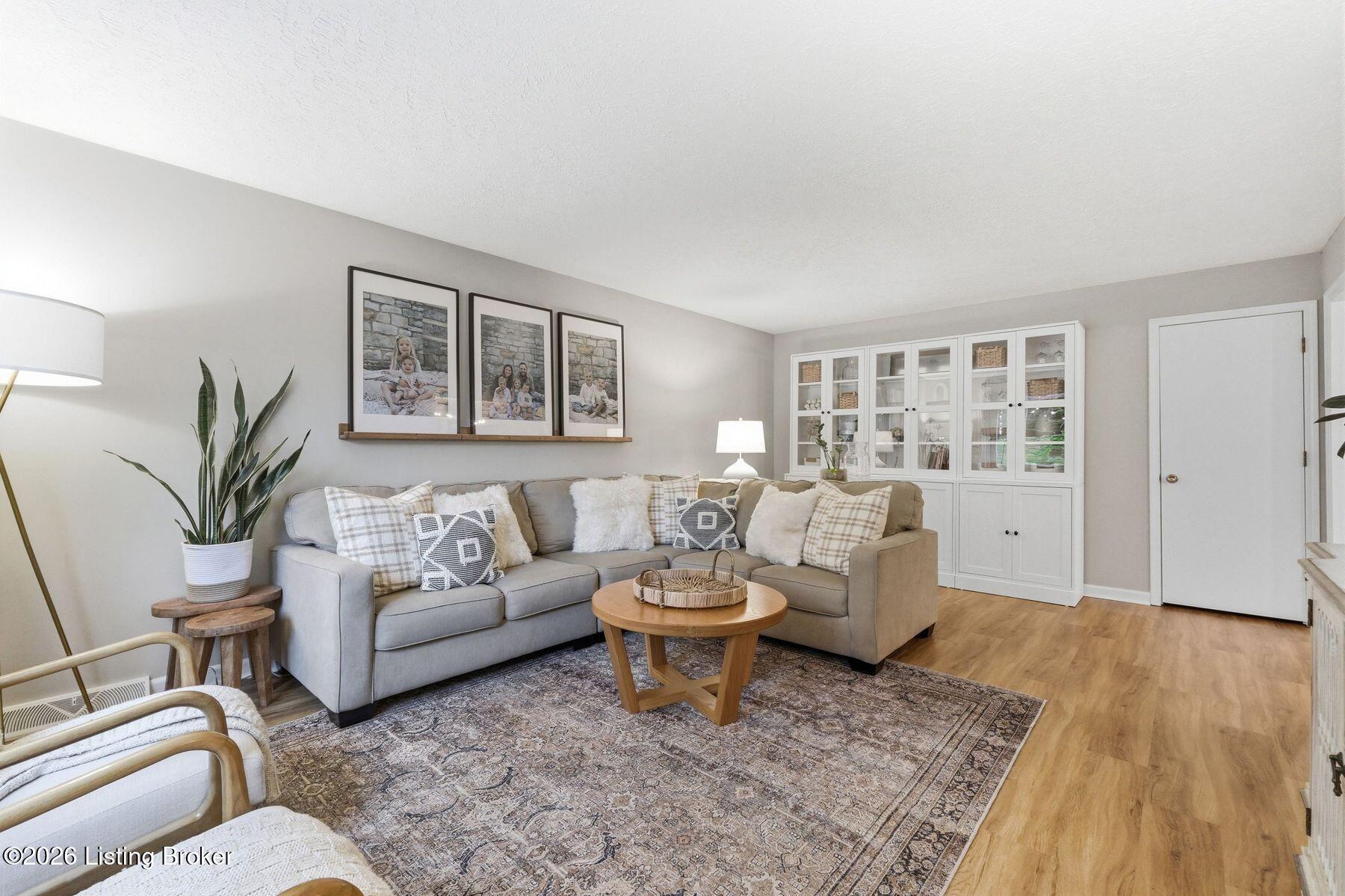 185 Autumn Way Property Photo 7