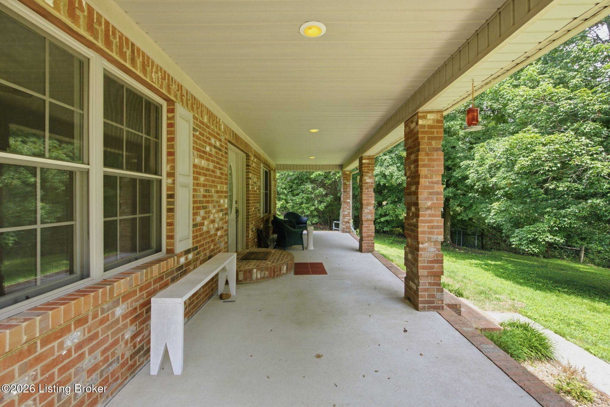 1077 Hammonds Creek Rd Property Photo 4