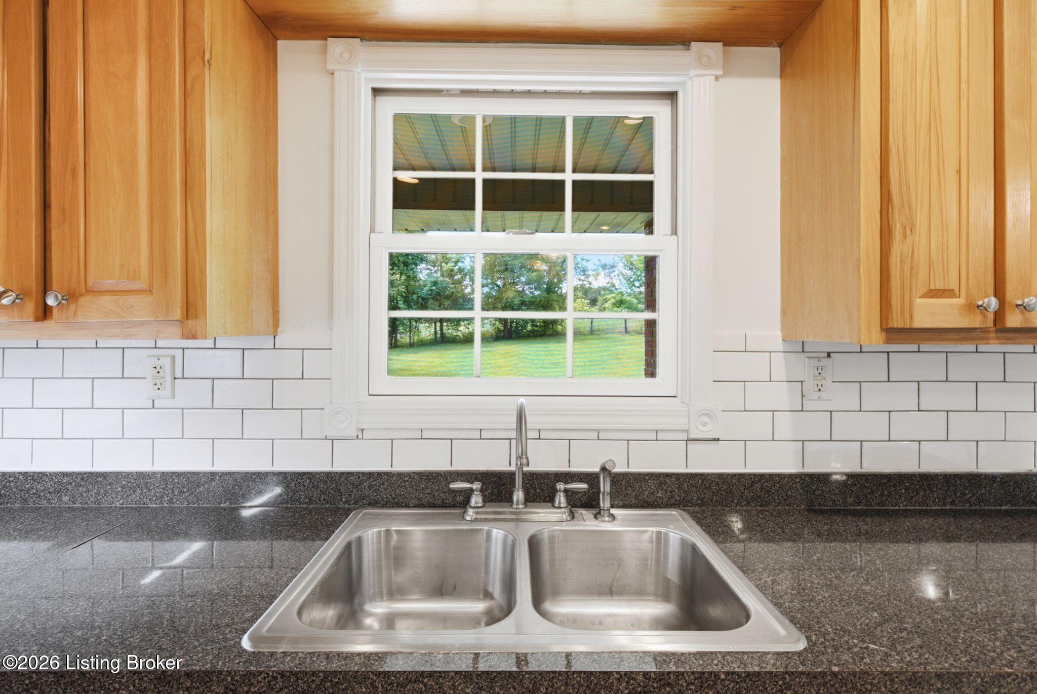 1077 Hammonds Creek Rd Property Photo 15