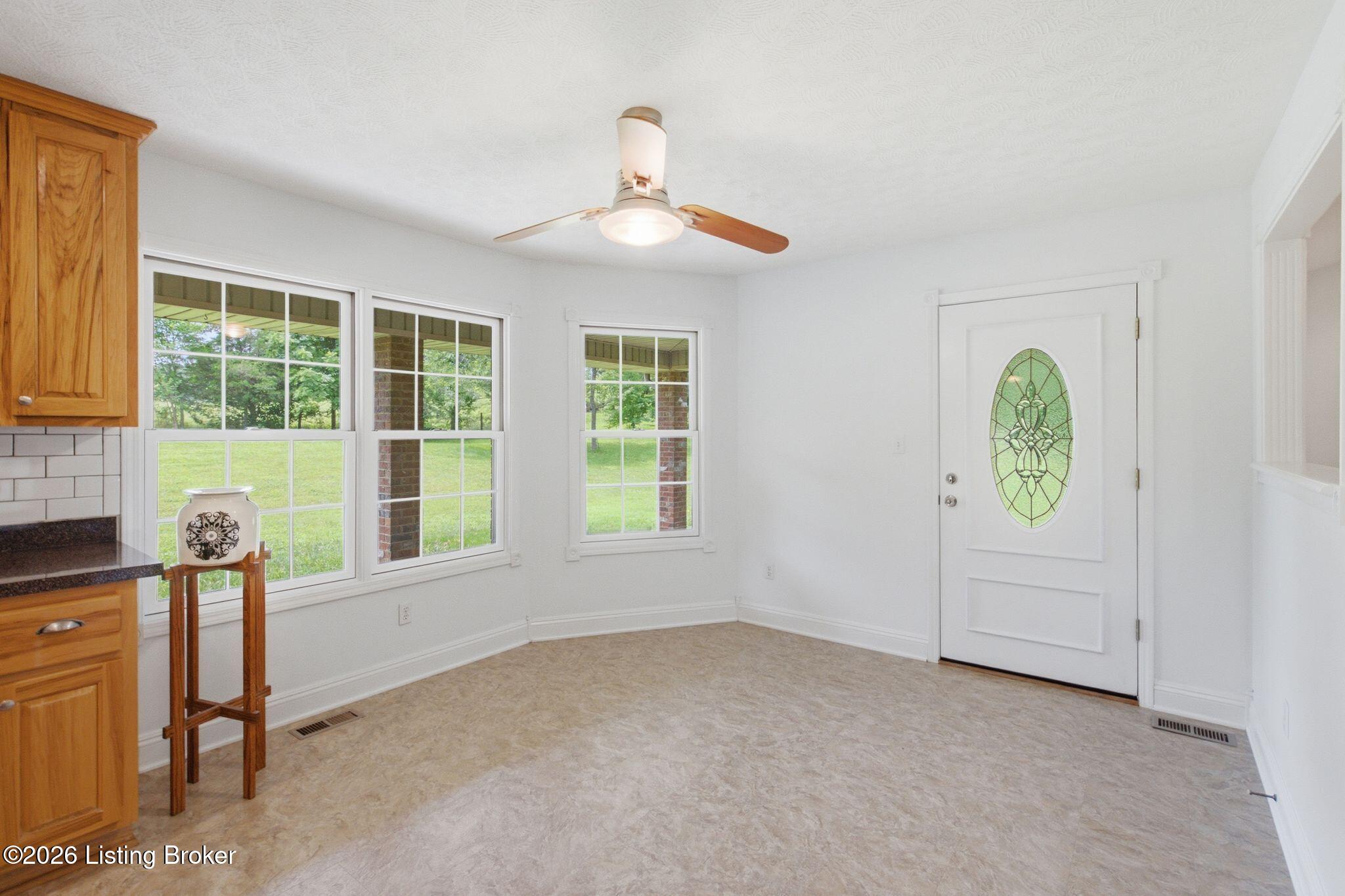 1077 Hammonds Creek Rd Property Photo 18