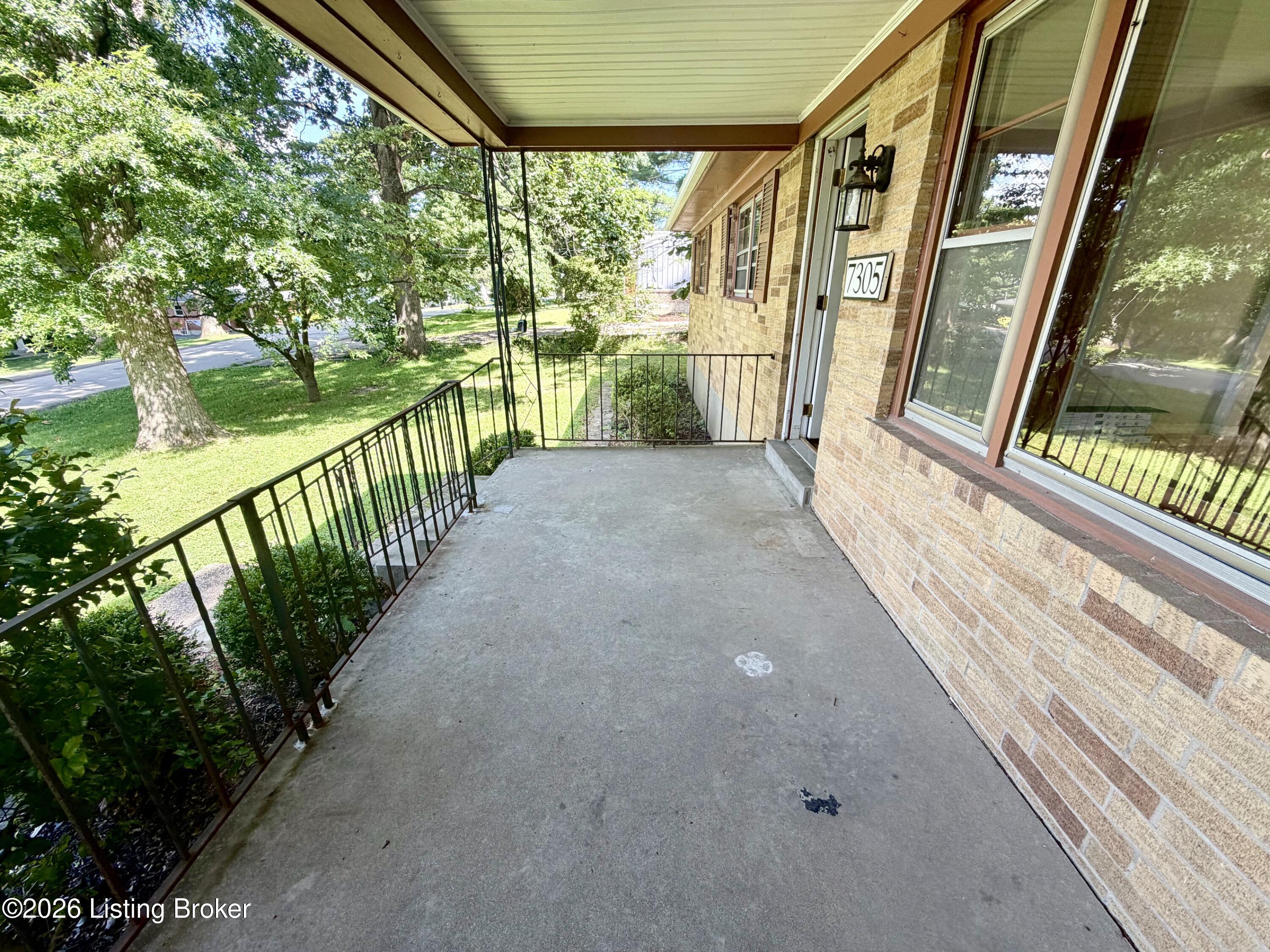 7305 Meadow Rd Property Photo 2