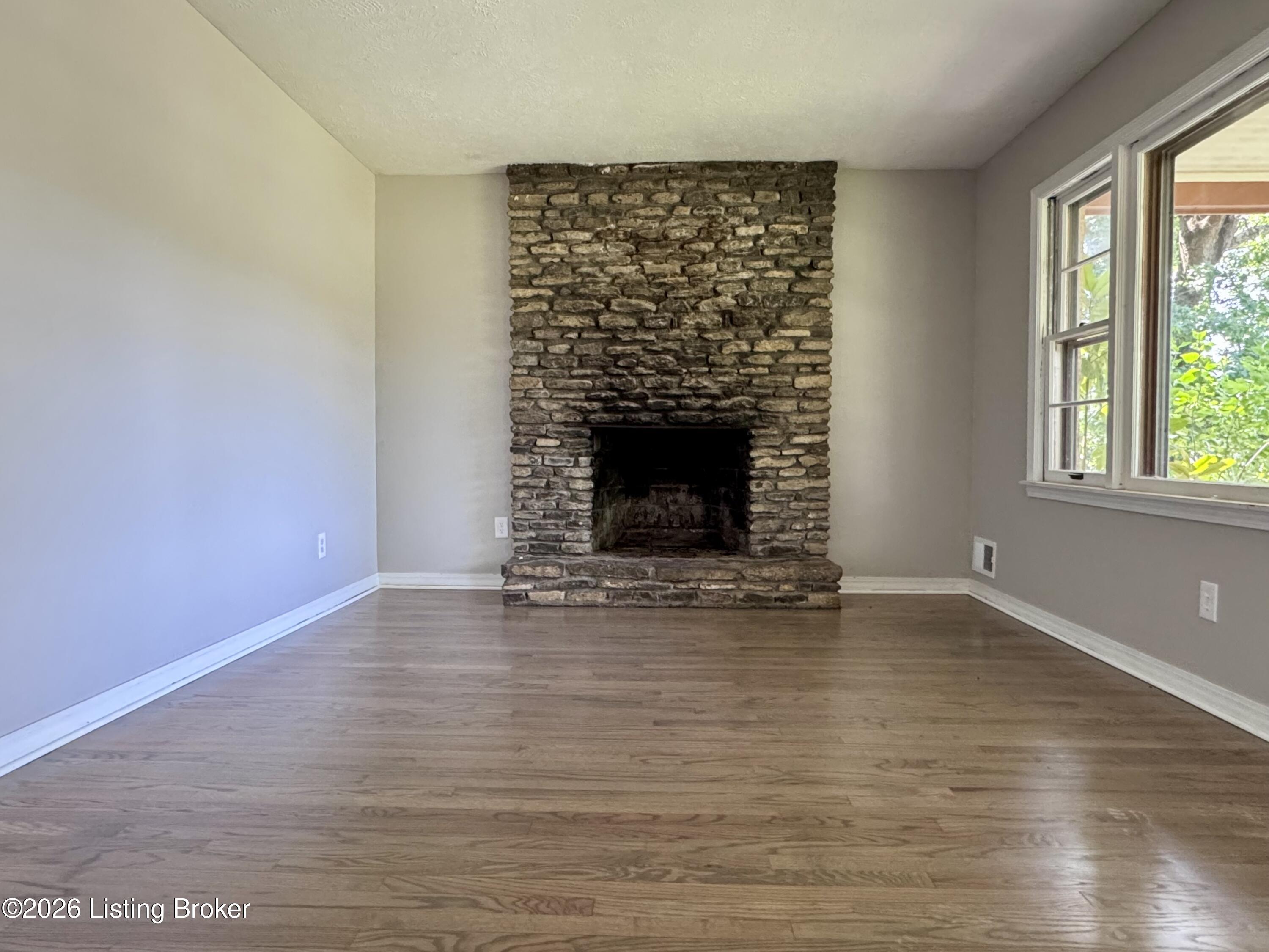 7305 Meadow Rd Property Photo 3