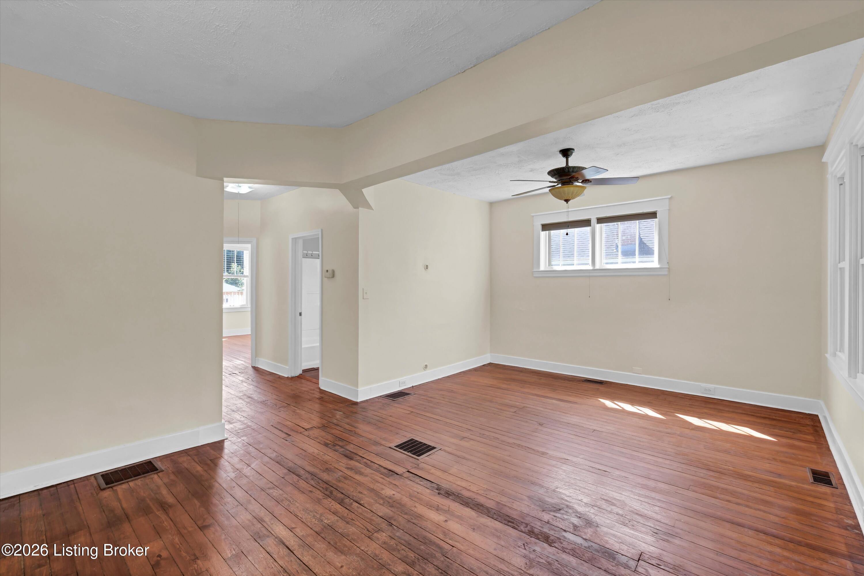 315 Belvar Ave Property Photo 4