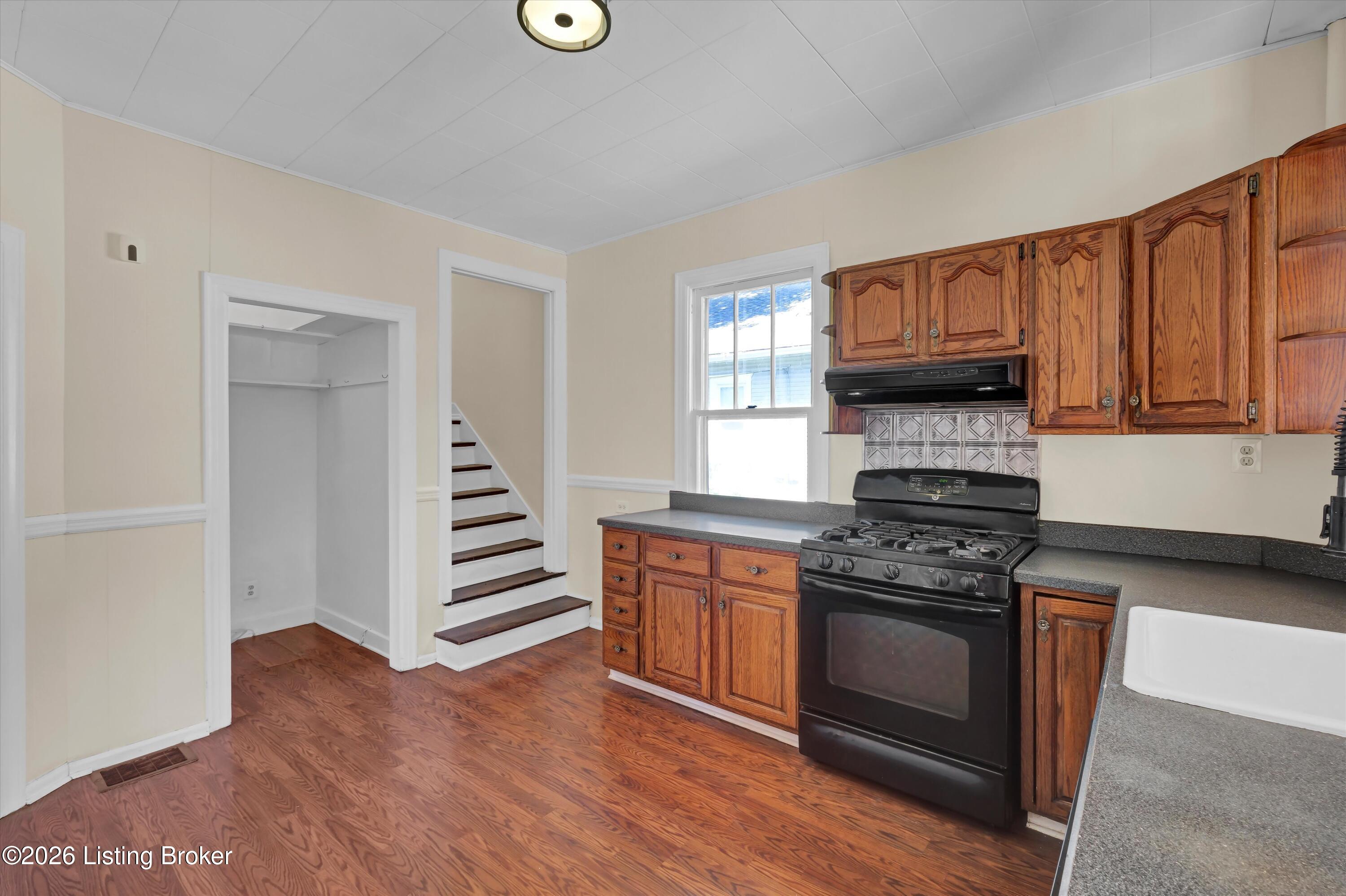 315 Belvar Ave Property Photo 6