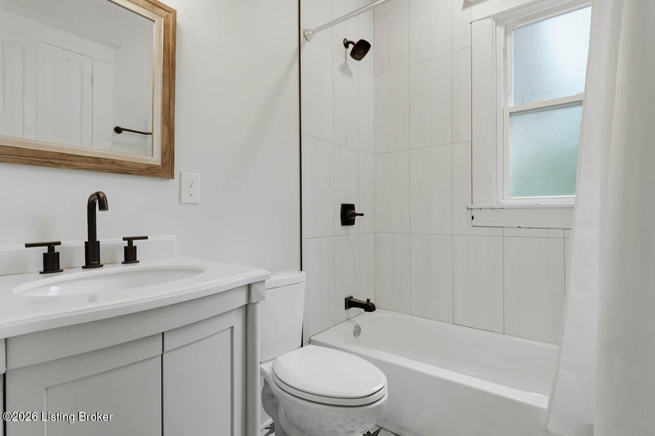 1038 Garvin Pl Property Photo 21