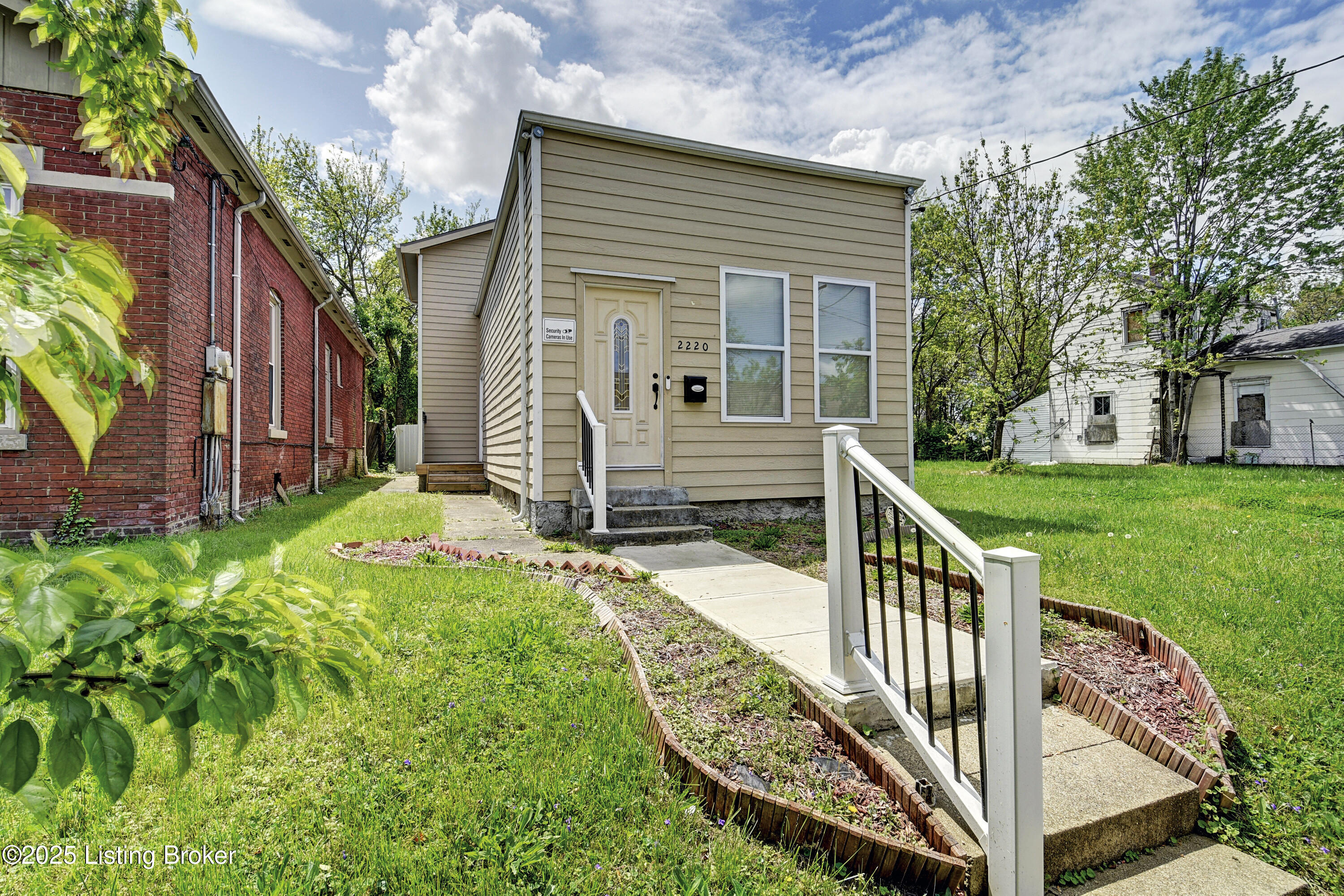 2220 Magazine St Property Photo 1