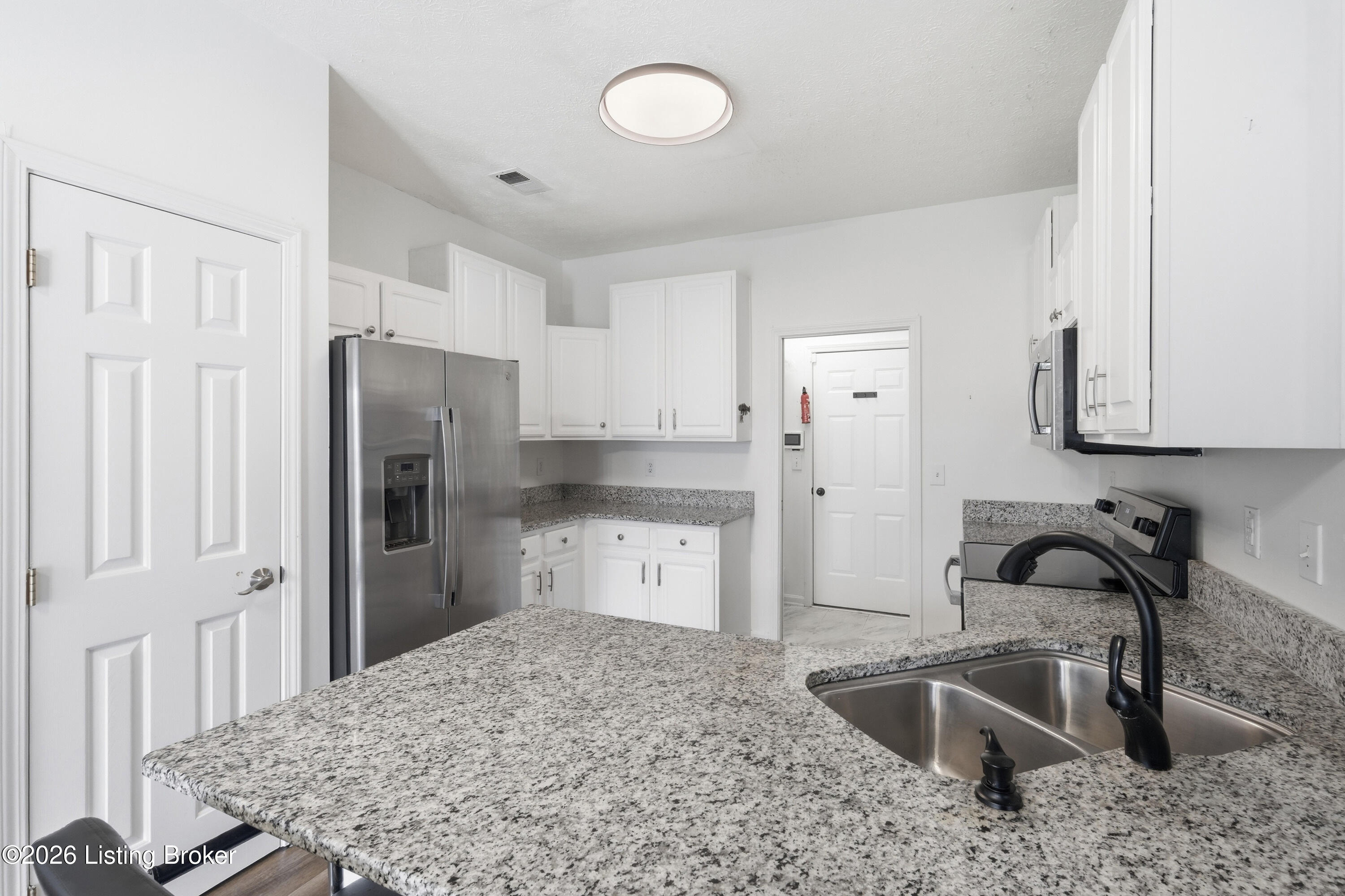 8302 Dravo Cir Property Photo 8