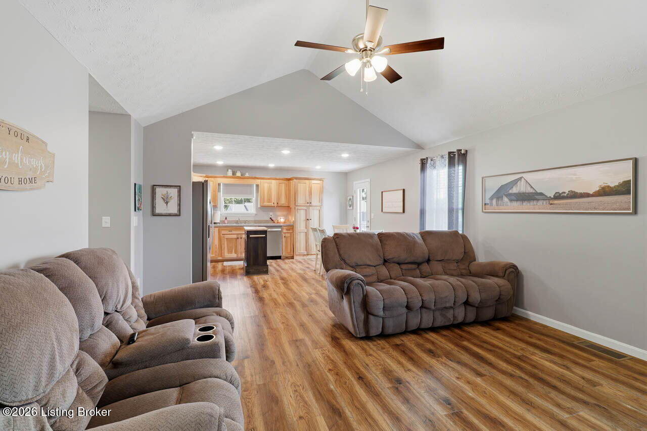 106 Greenwell Crossing Property Photo 12