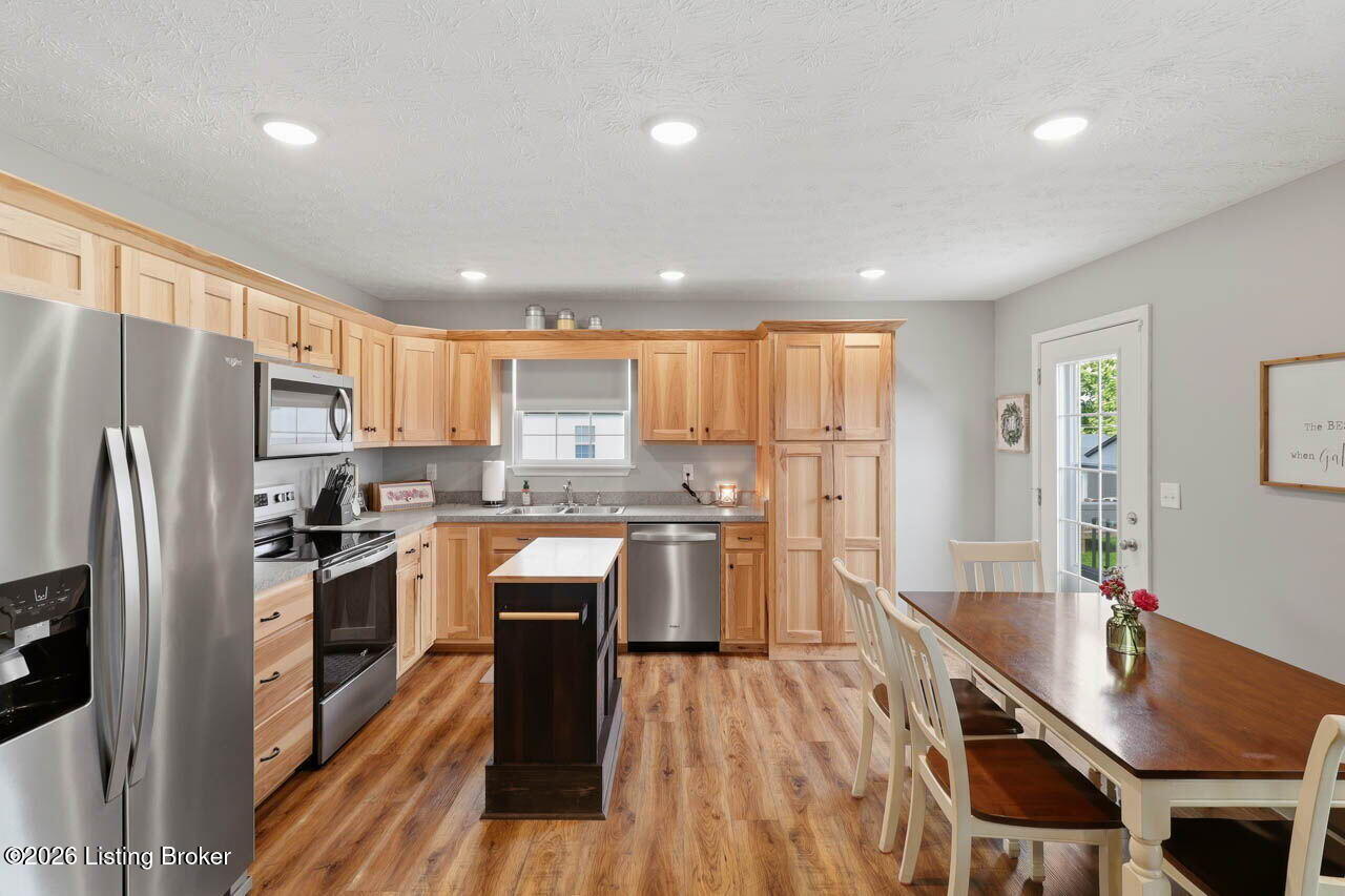 106 Greenwell Crossing Property Photo 14
