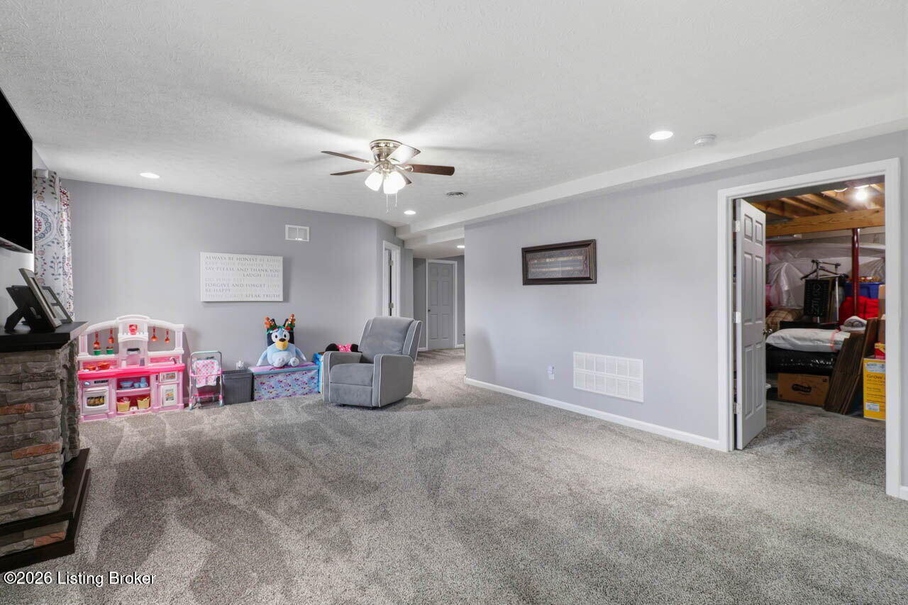 106 Greenwell Crossing Property Photo 31